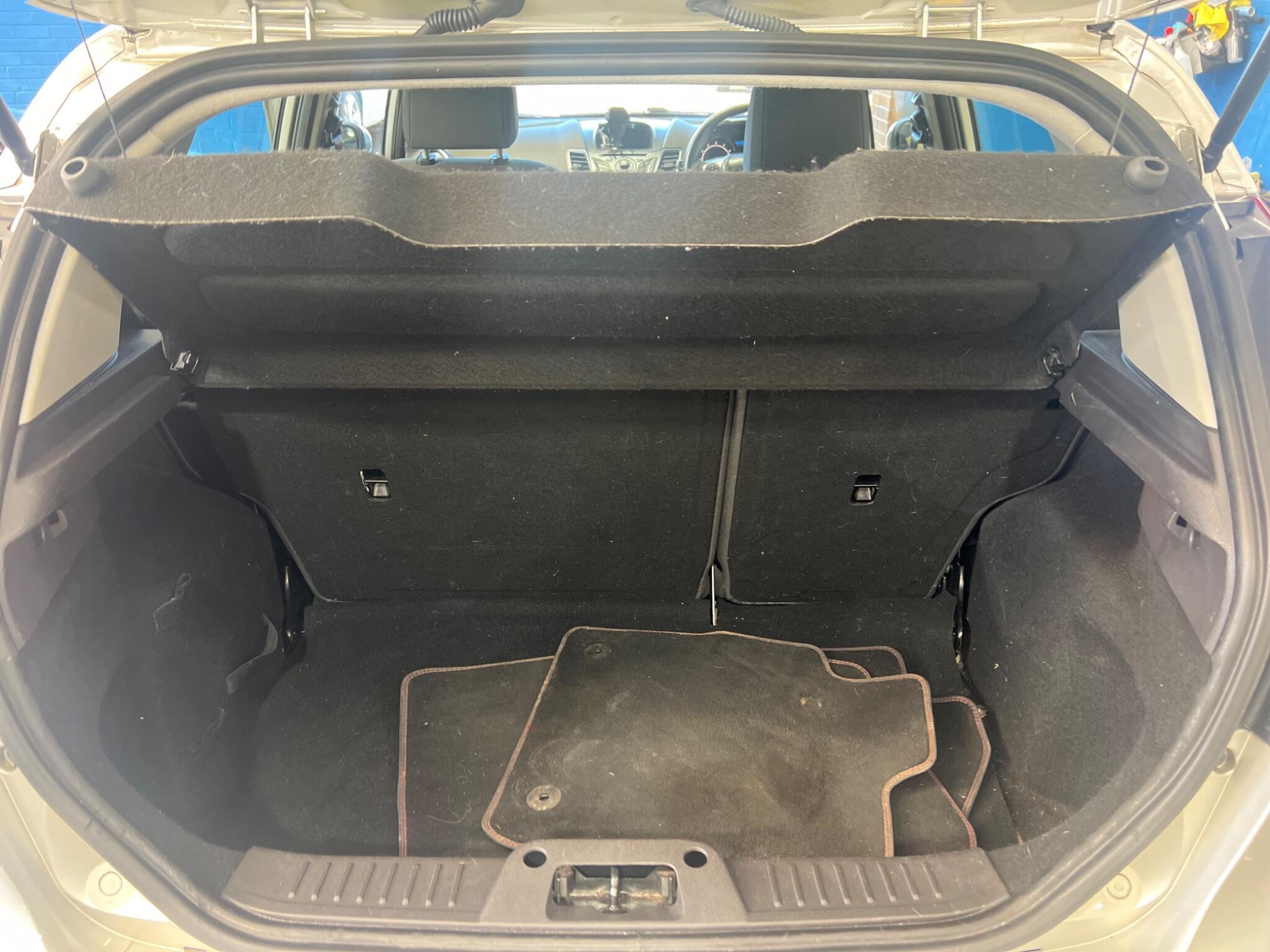 Ford Fiesta - Image 15