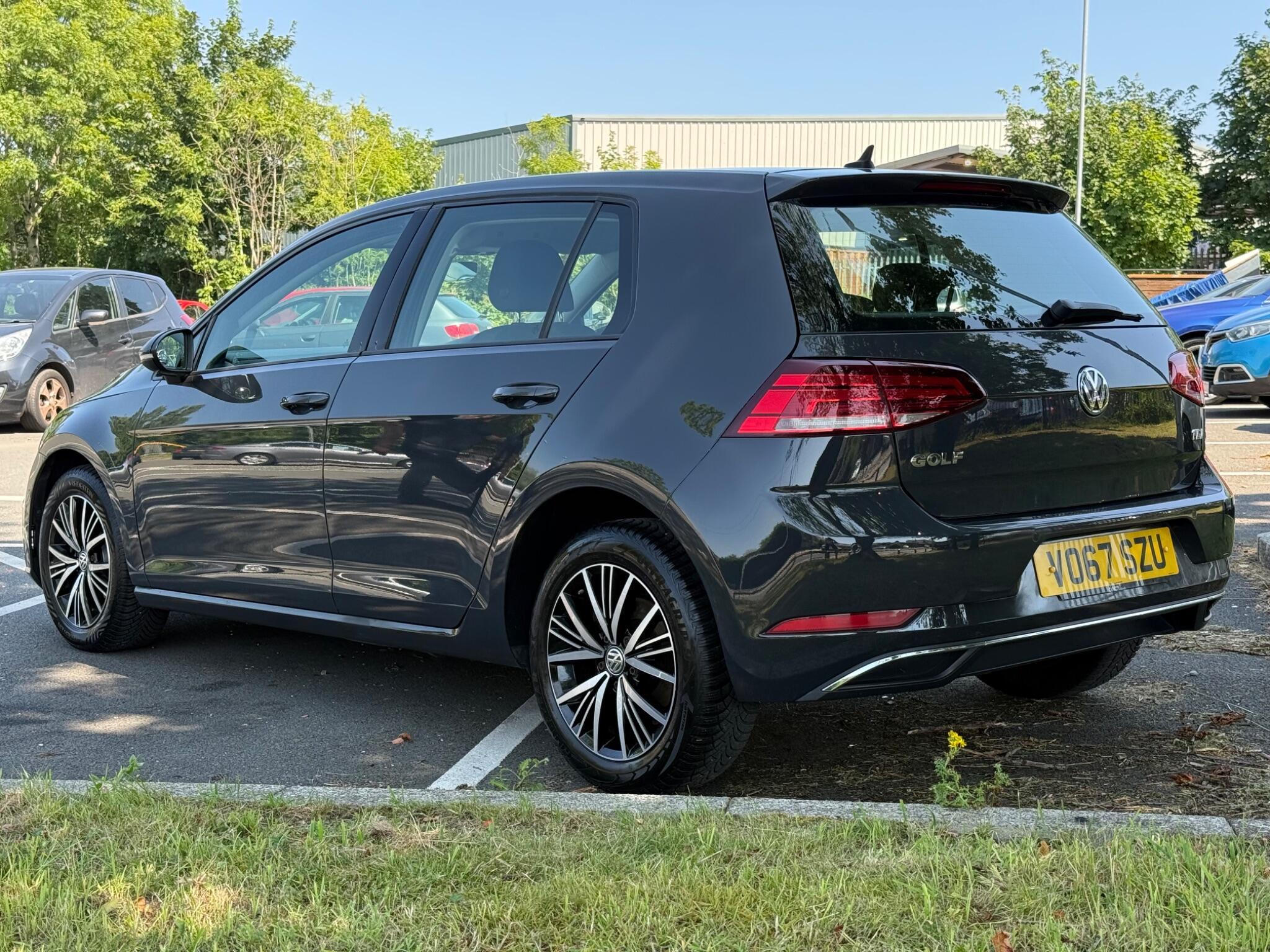 Volkswagen Golf - Image 4
