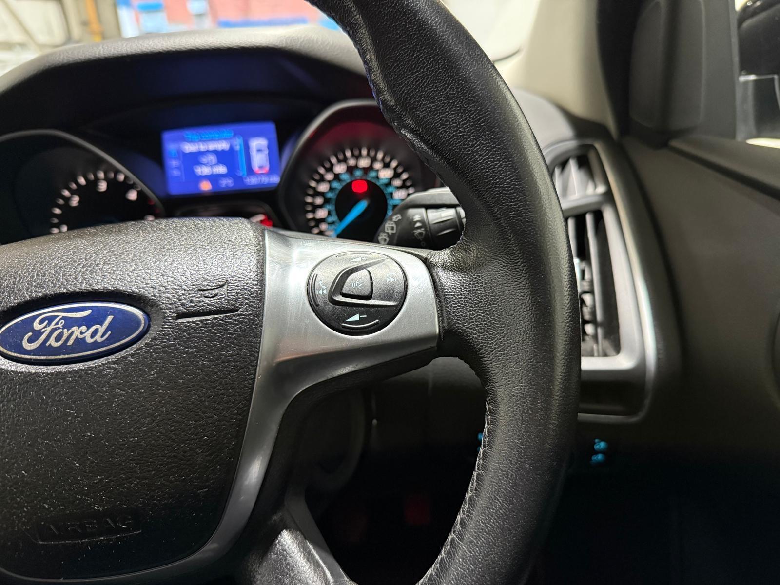 Ford Focus - Image 22