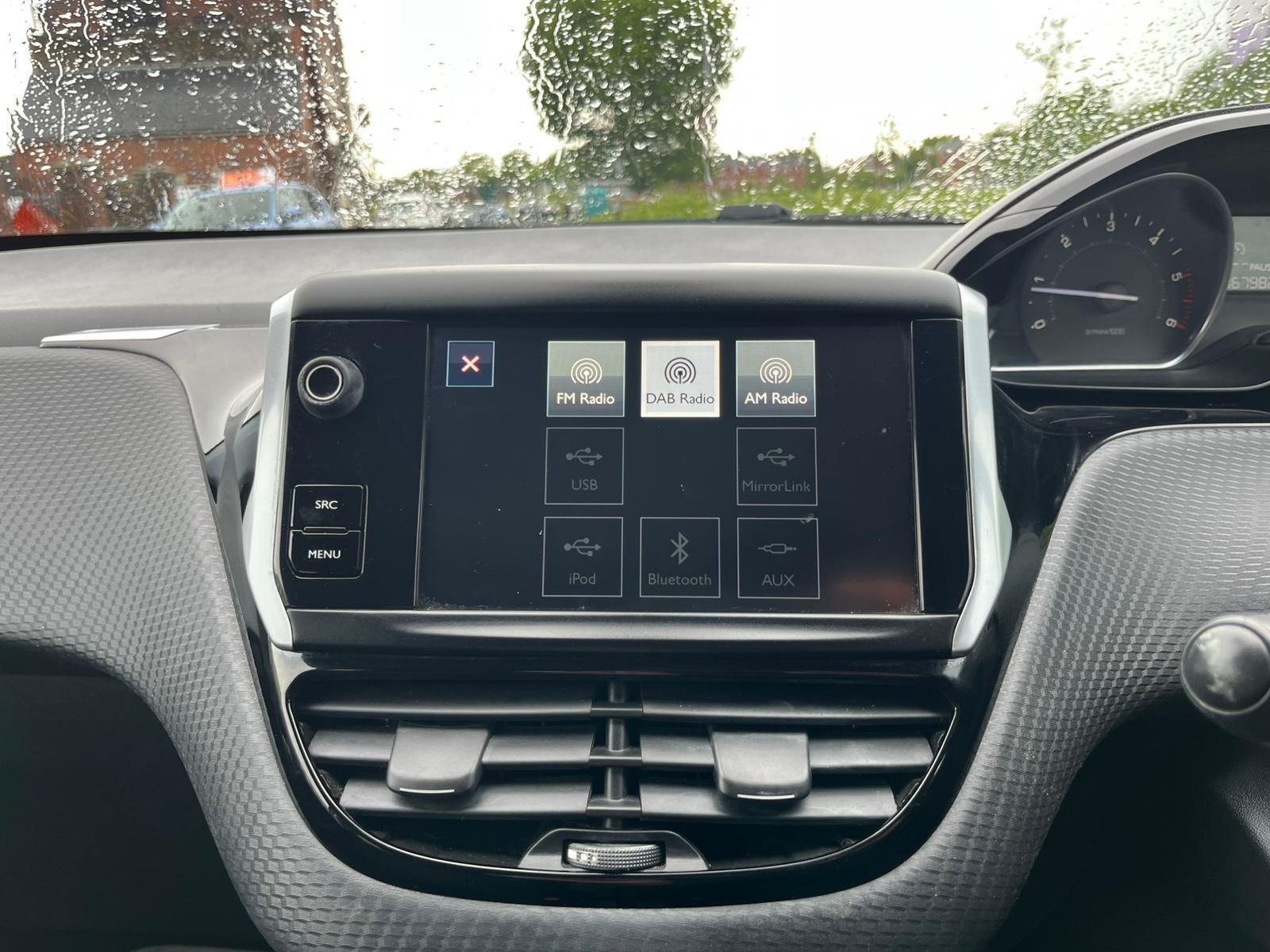 Peugeot 208 - Image 18