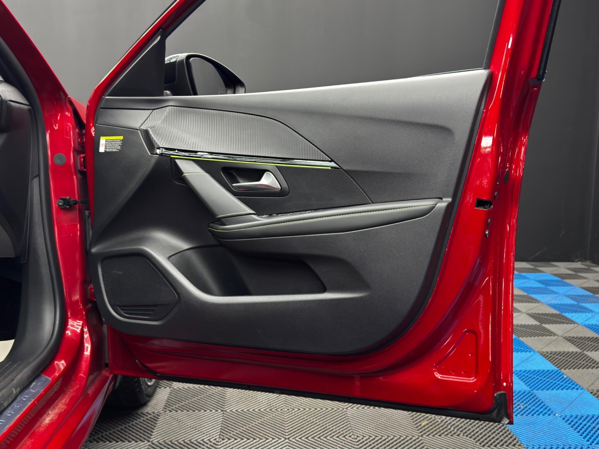 Peugeot E-208 - Image 38