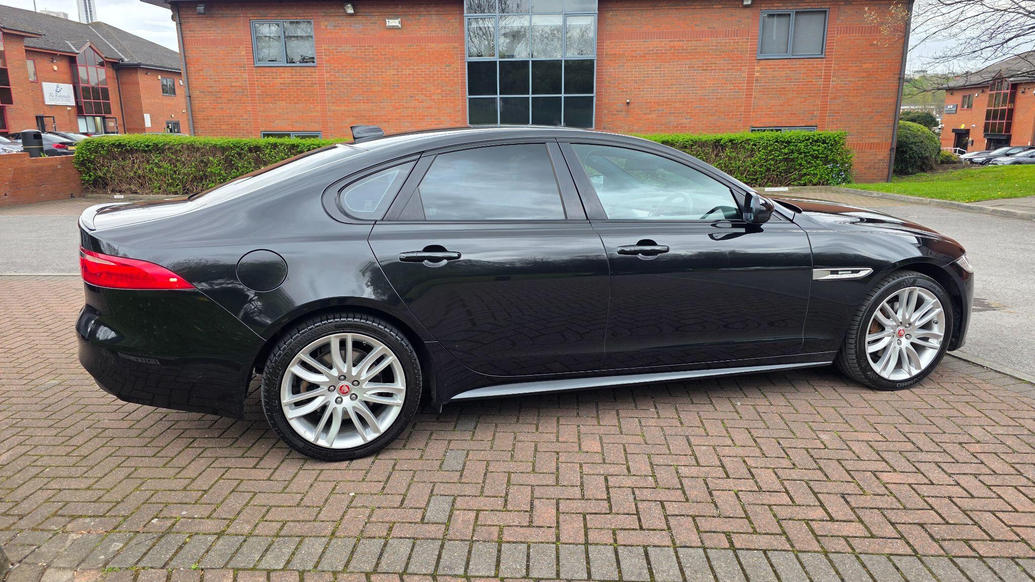 Jaguar XF - Image 11