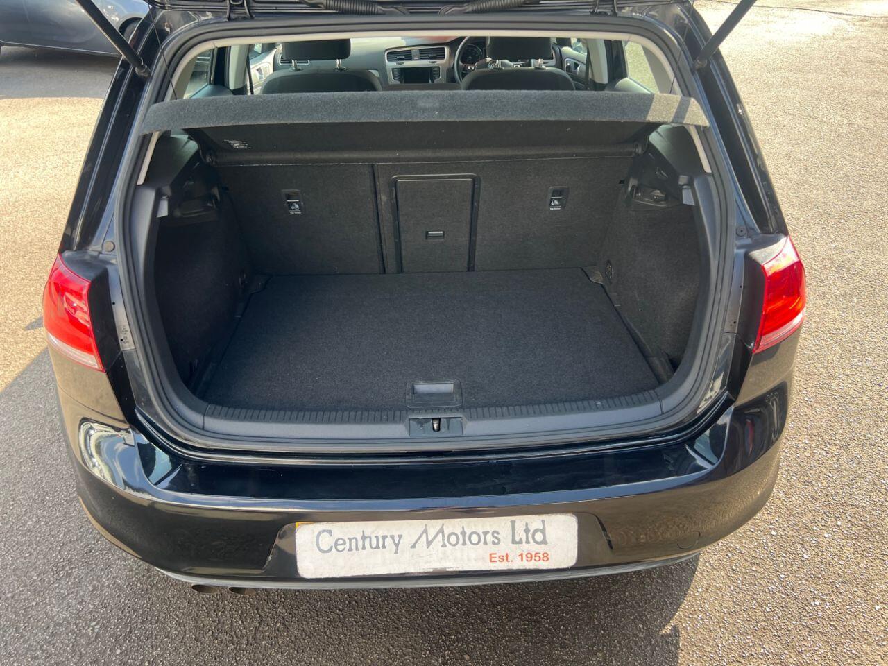 Volkswagen Golf - Image 20