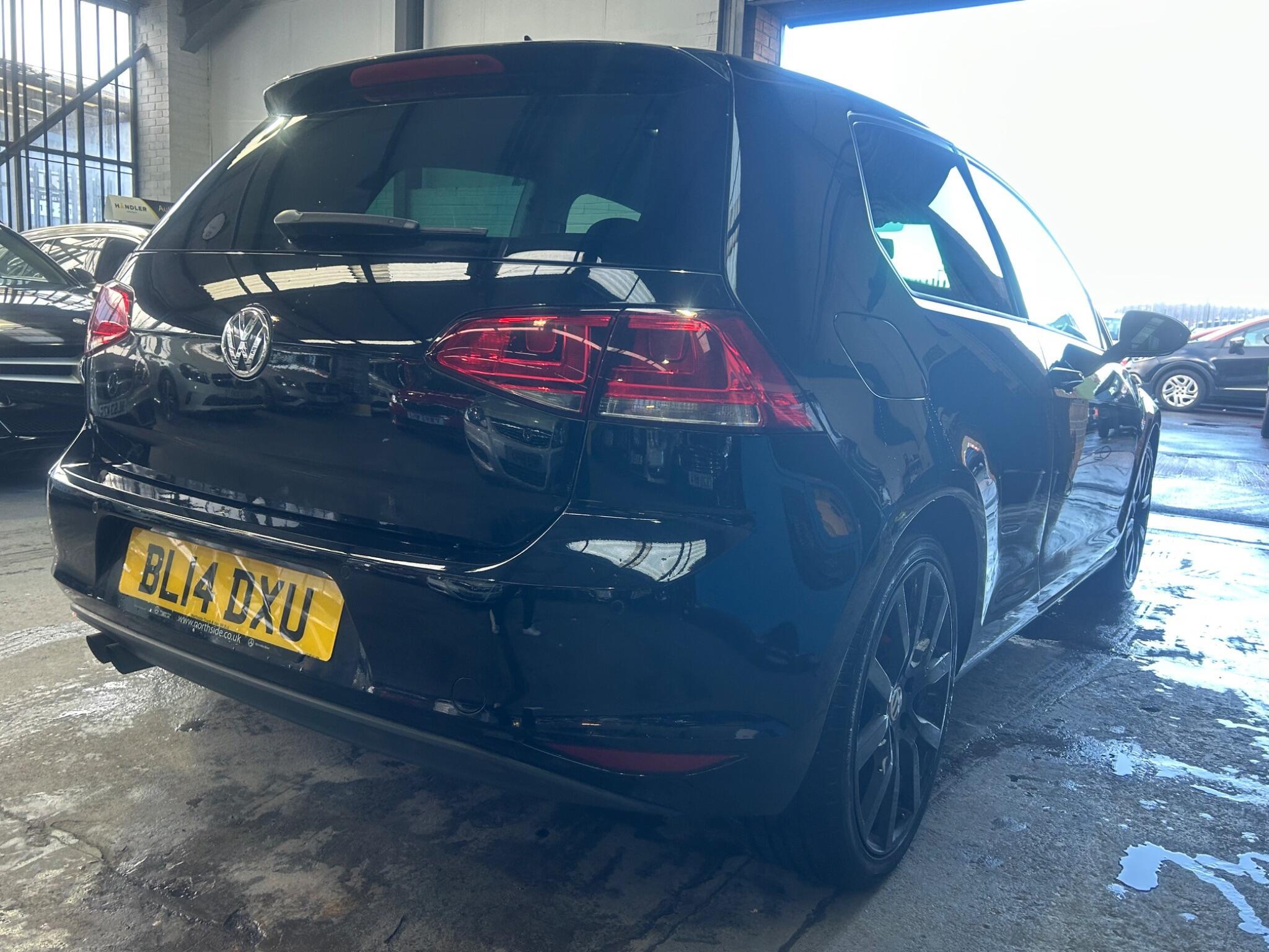 Volkswagen Golf - Image 9