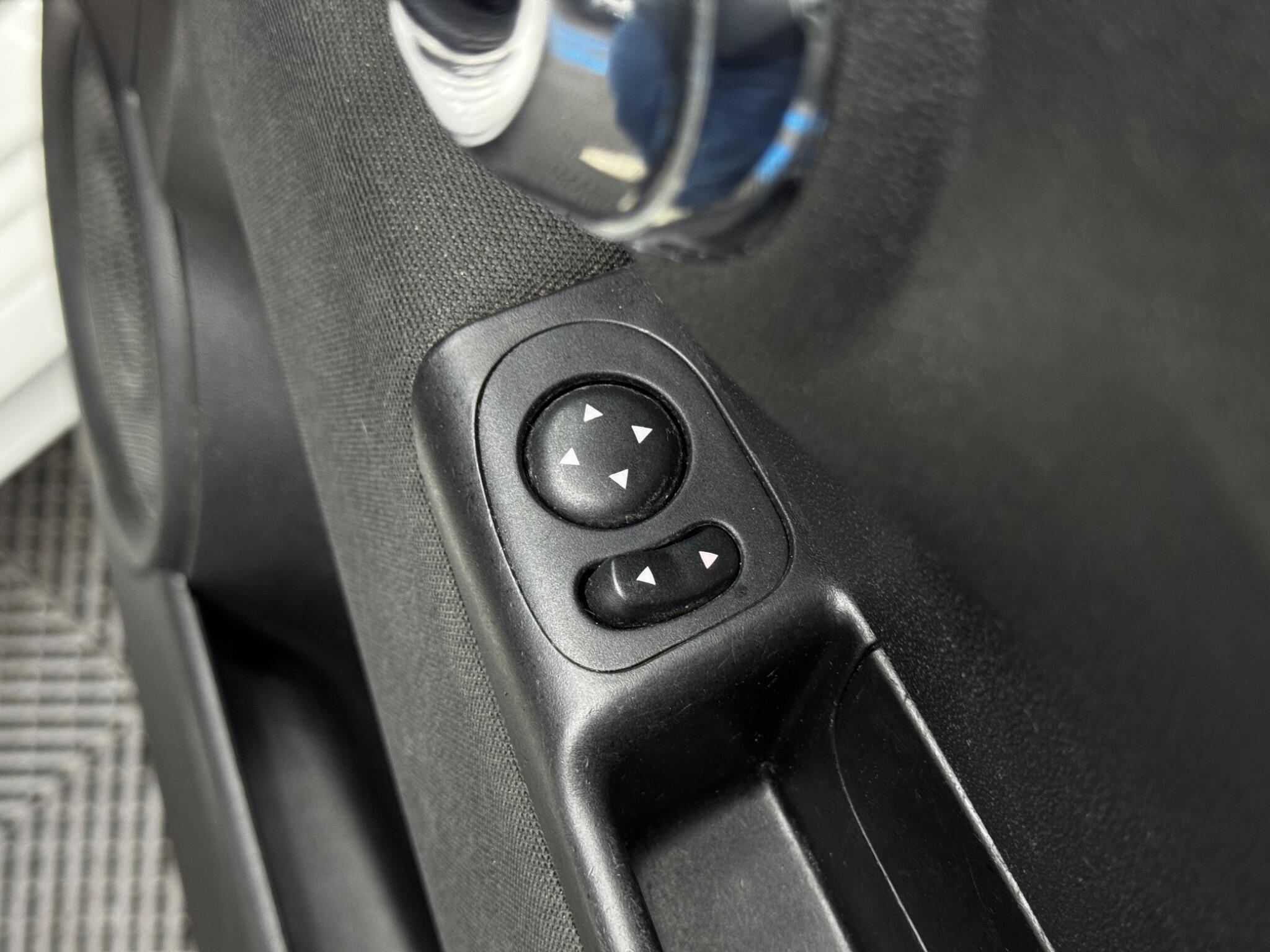 Abarth 595 - Image 27