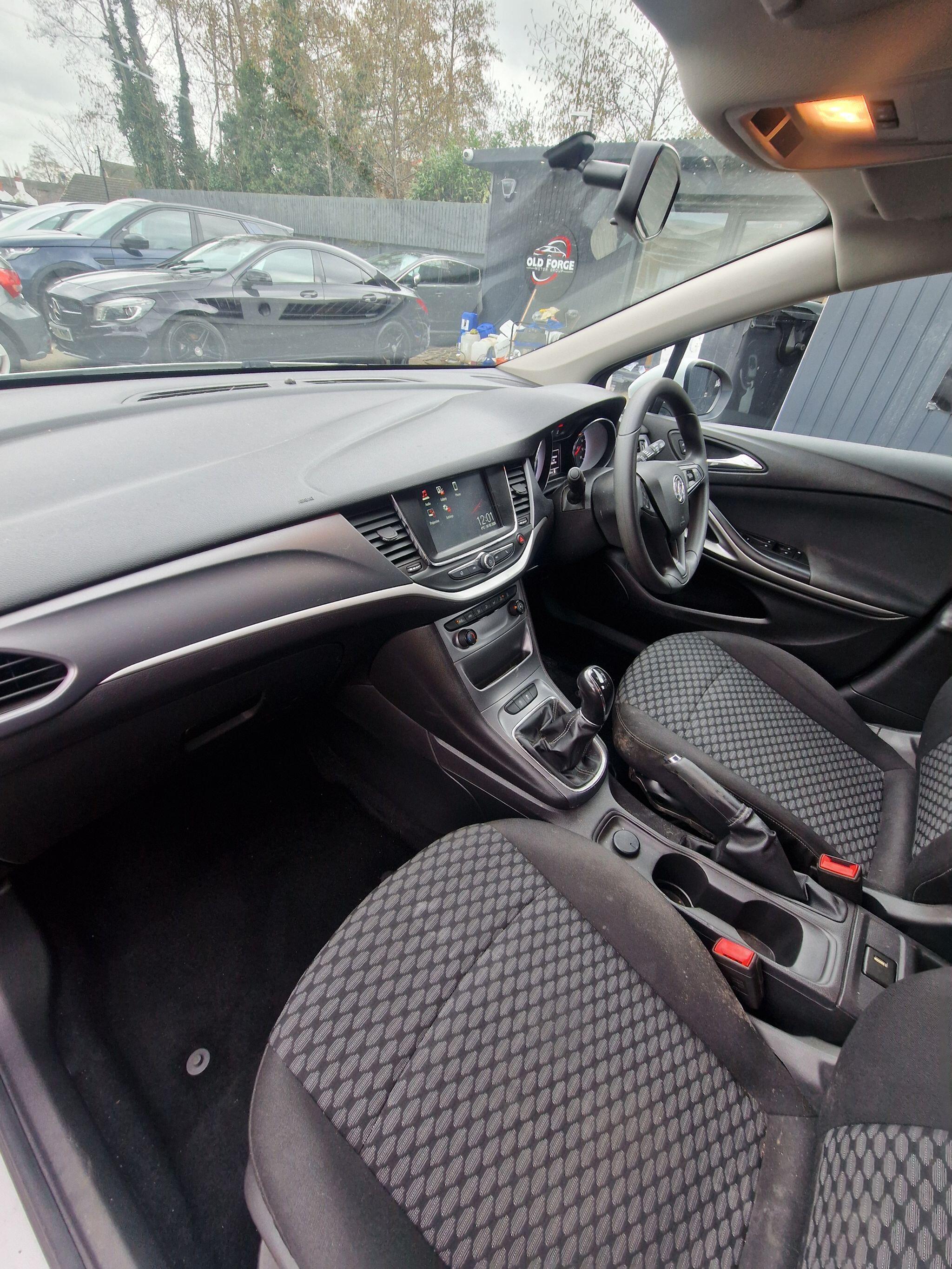 Vauxhall Astra - Image 35