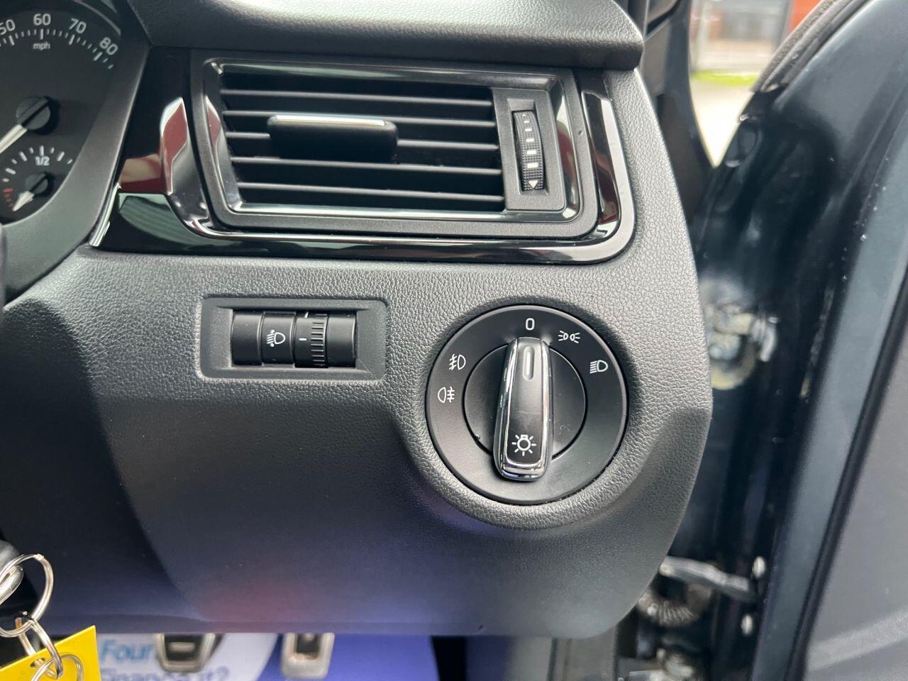 Skoda Rapid Spaceback - Image 28