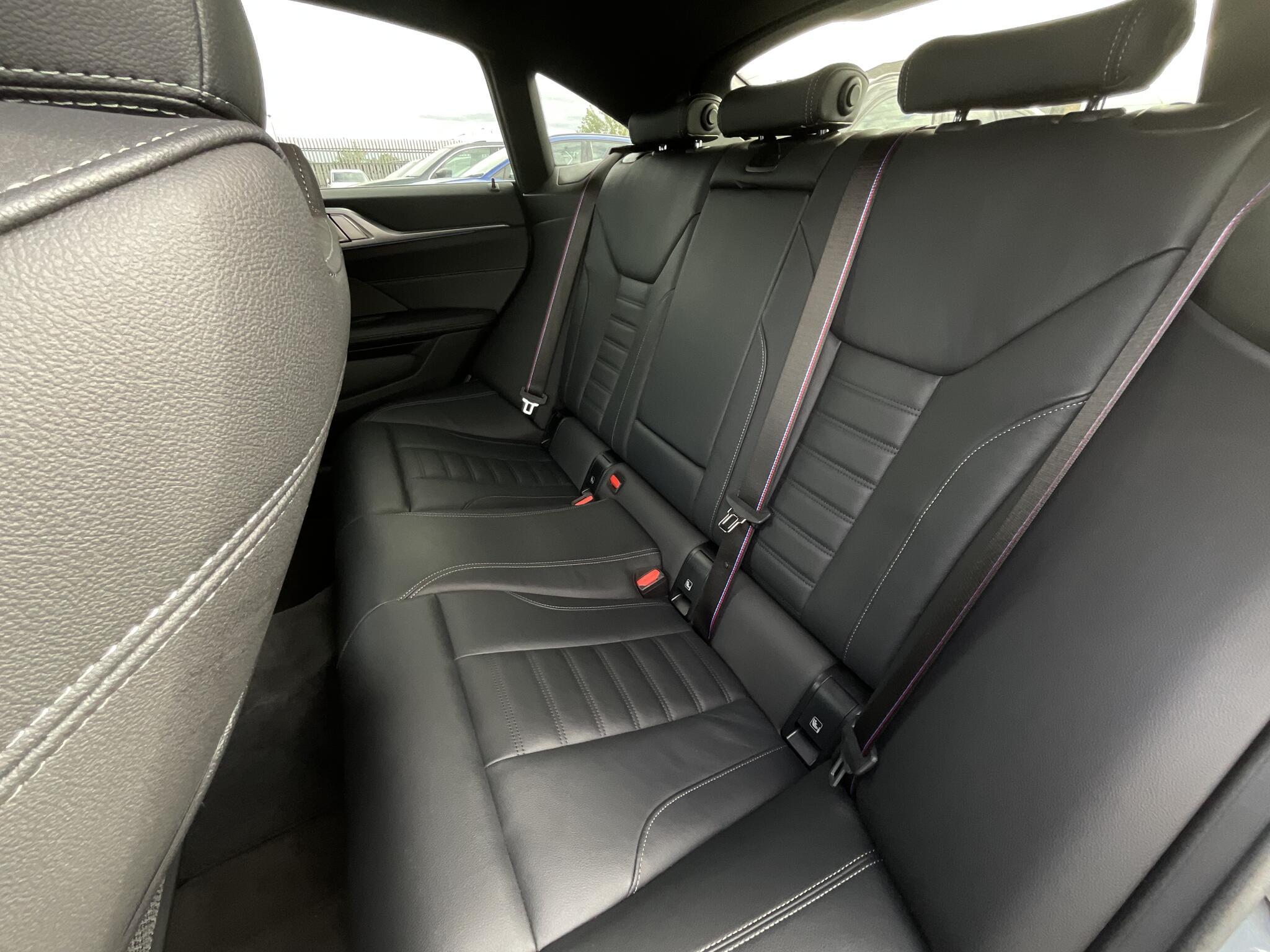 BMW I4 - Image 14
