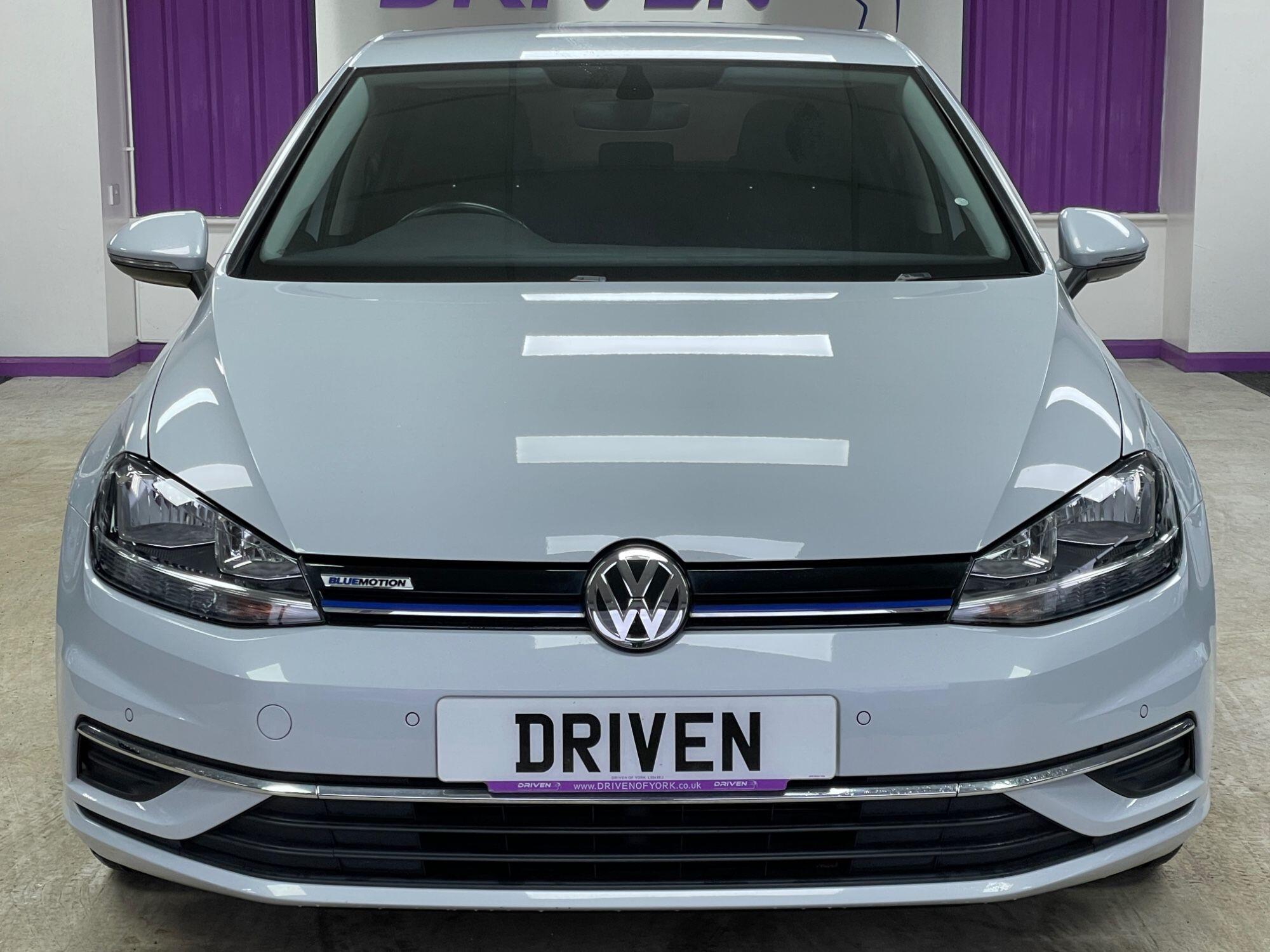 Volkswagen Golf - Image 7