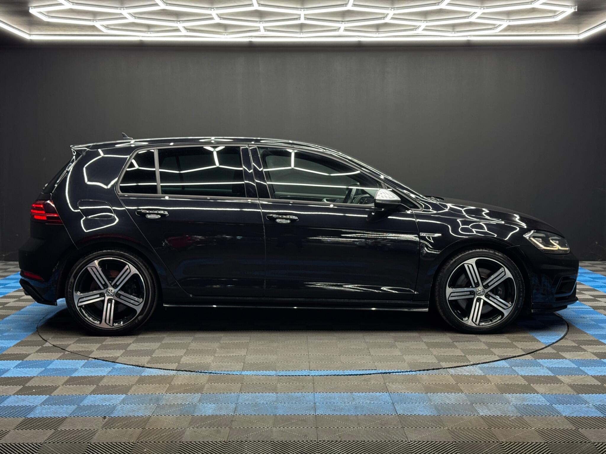 Volkswagen Golf - Image 4