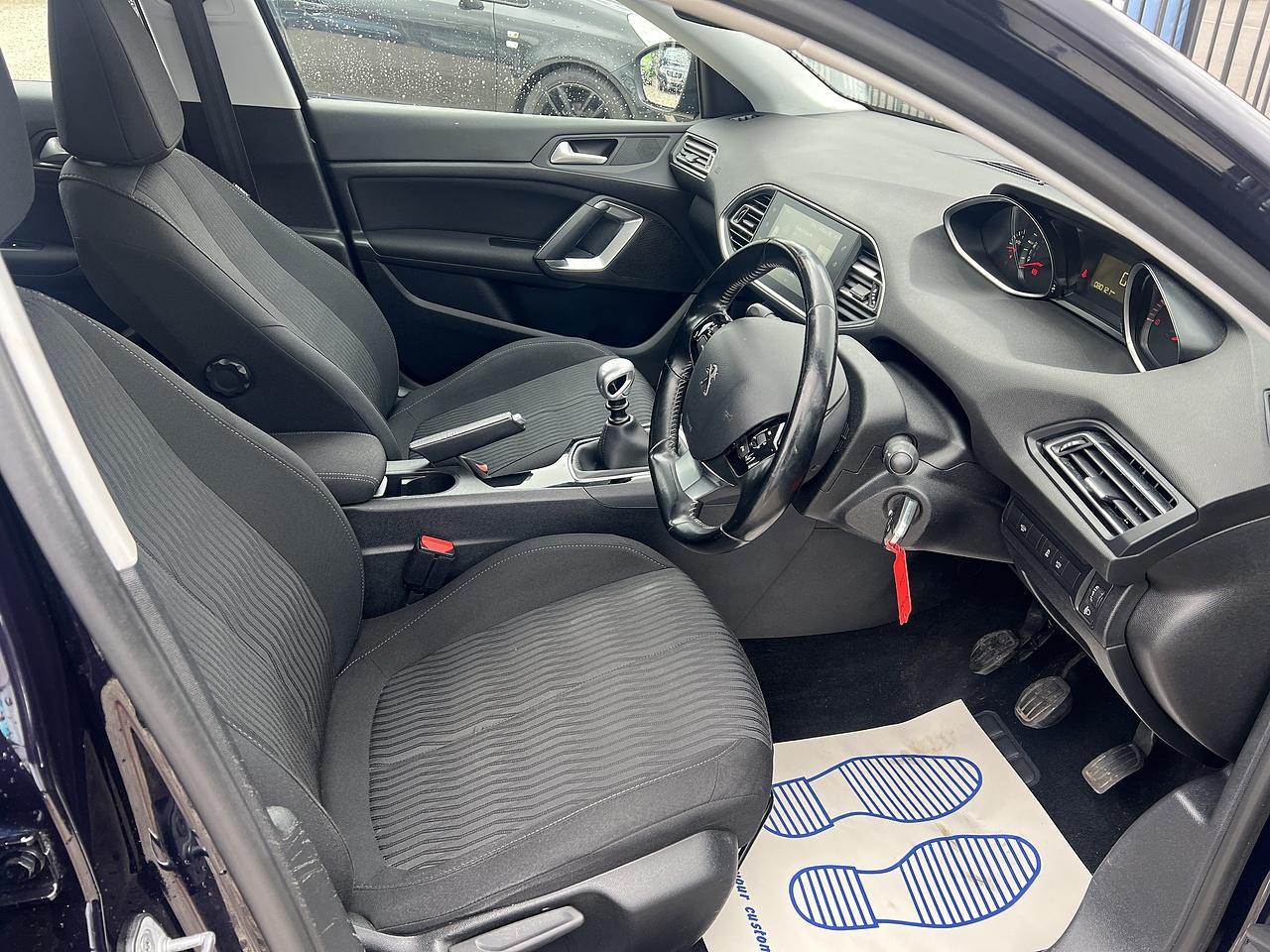 Peugeot 308 SW - Image 11