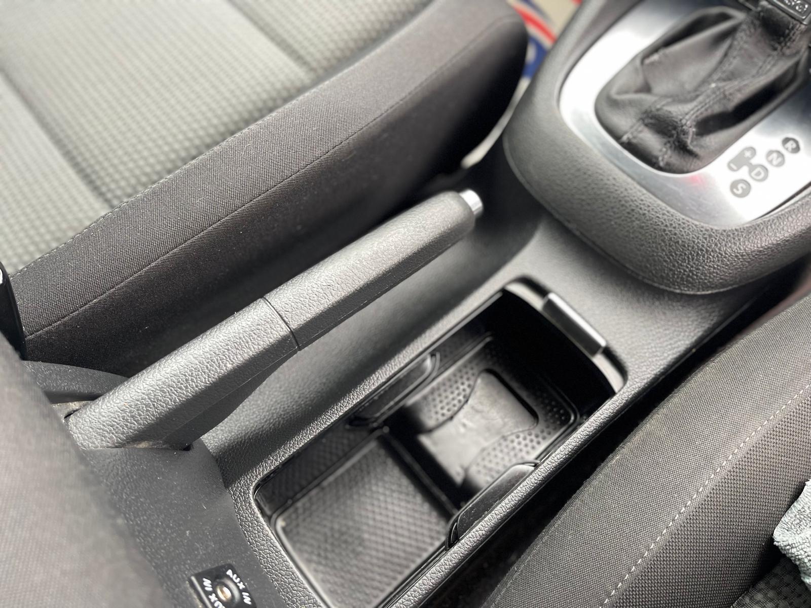 Volkswagen Golf - Image 18