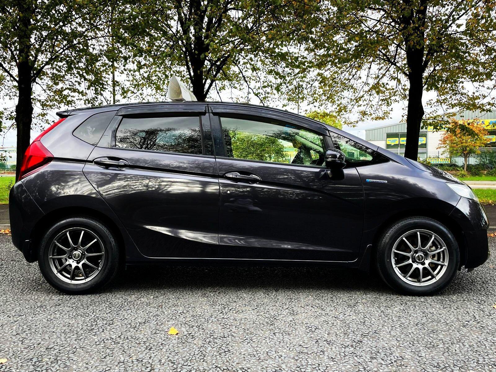 Honda FIT - Image 8