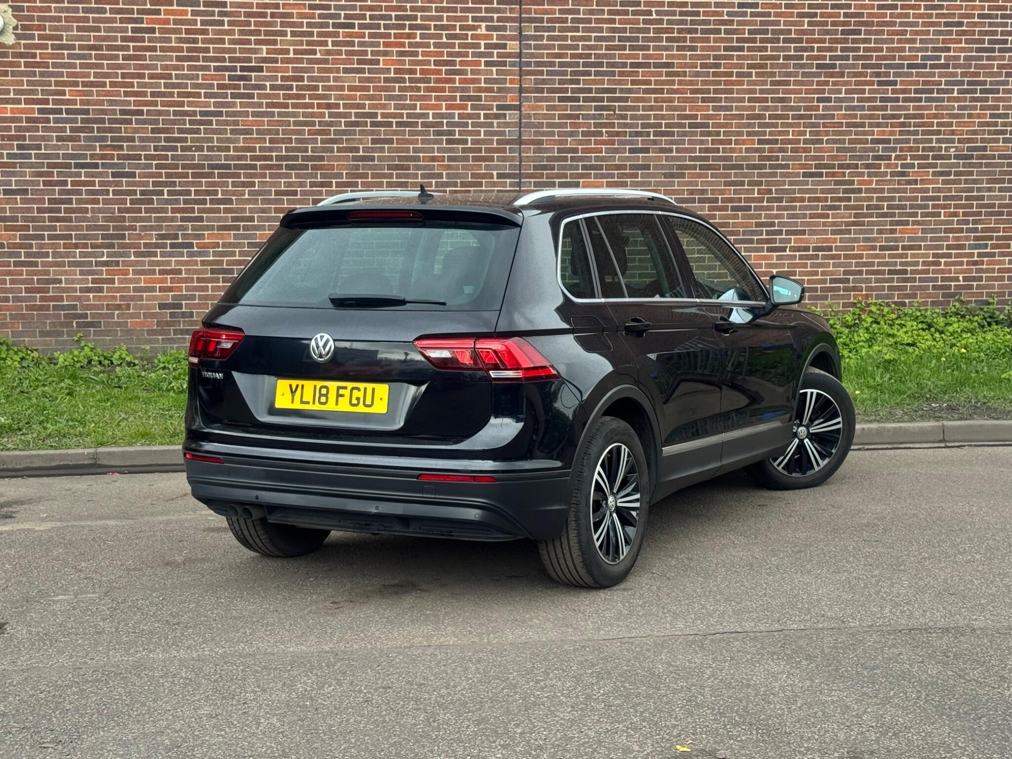 Volkswagen Tiguan - Image 14