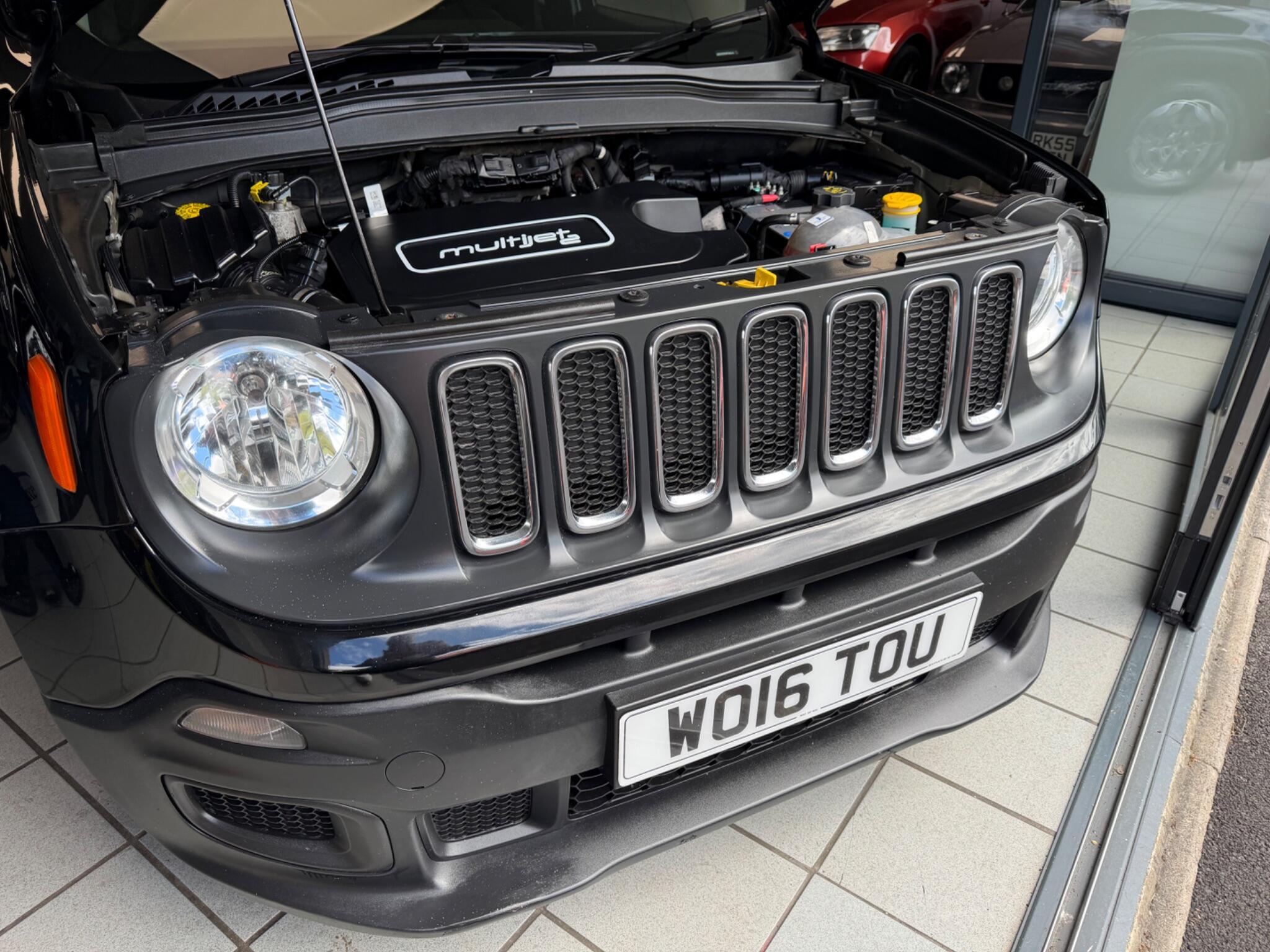 Jeep Renegade - Image 14
