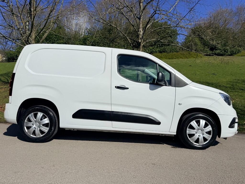 Vauxhall Combo - Image 4