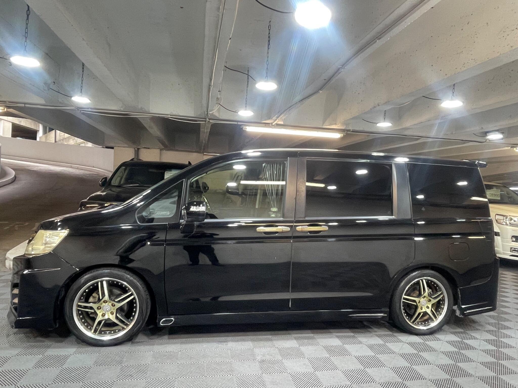 Honda Stepwagon - Image 2