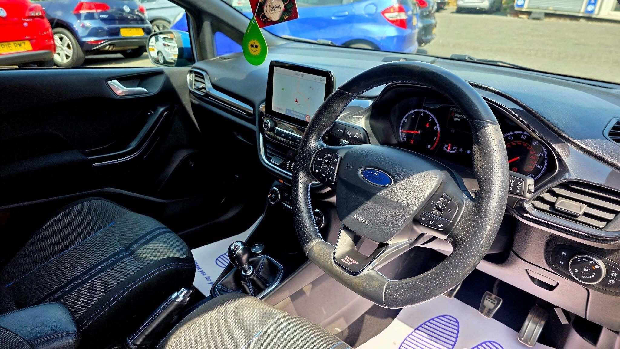 Ford Fiesta - Image 11