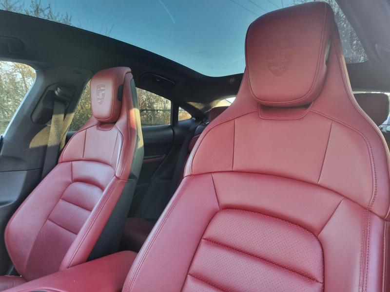 Porsche Taycan - Image 12