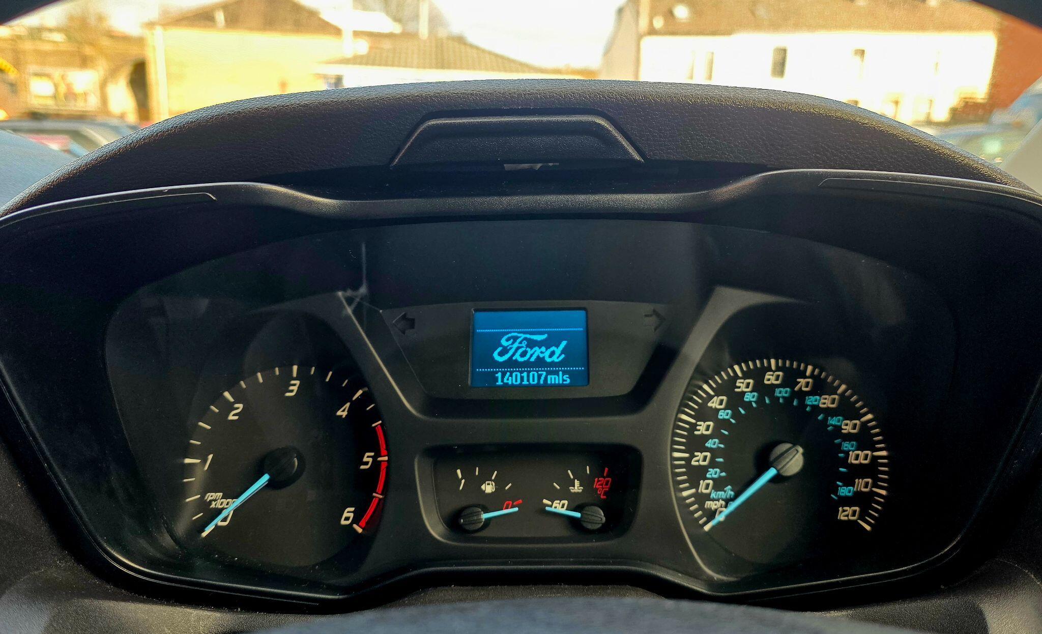 Ford Transit - Image 21