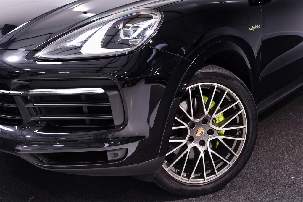 Porsche Cayenne - Image 8