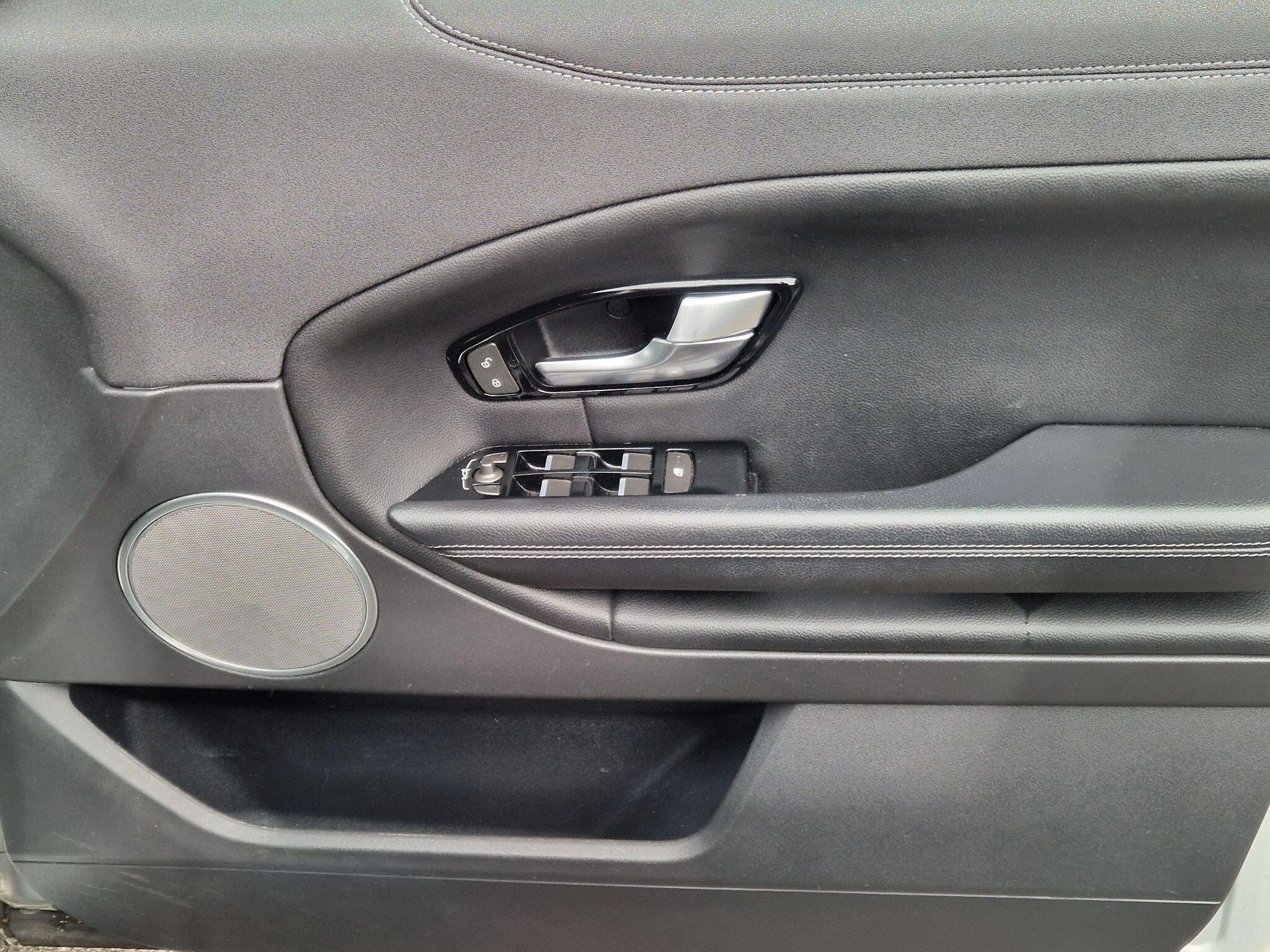 Land Rover Range Rover Evoque - Image 32