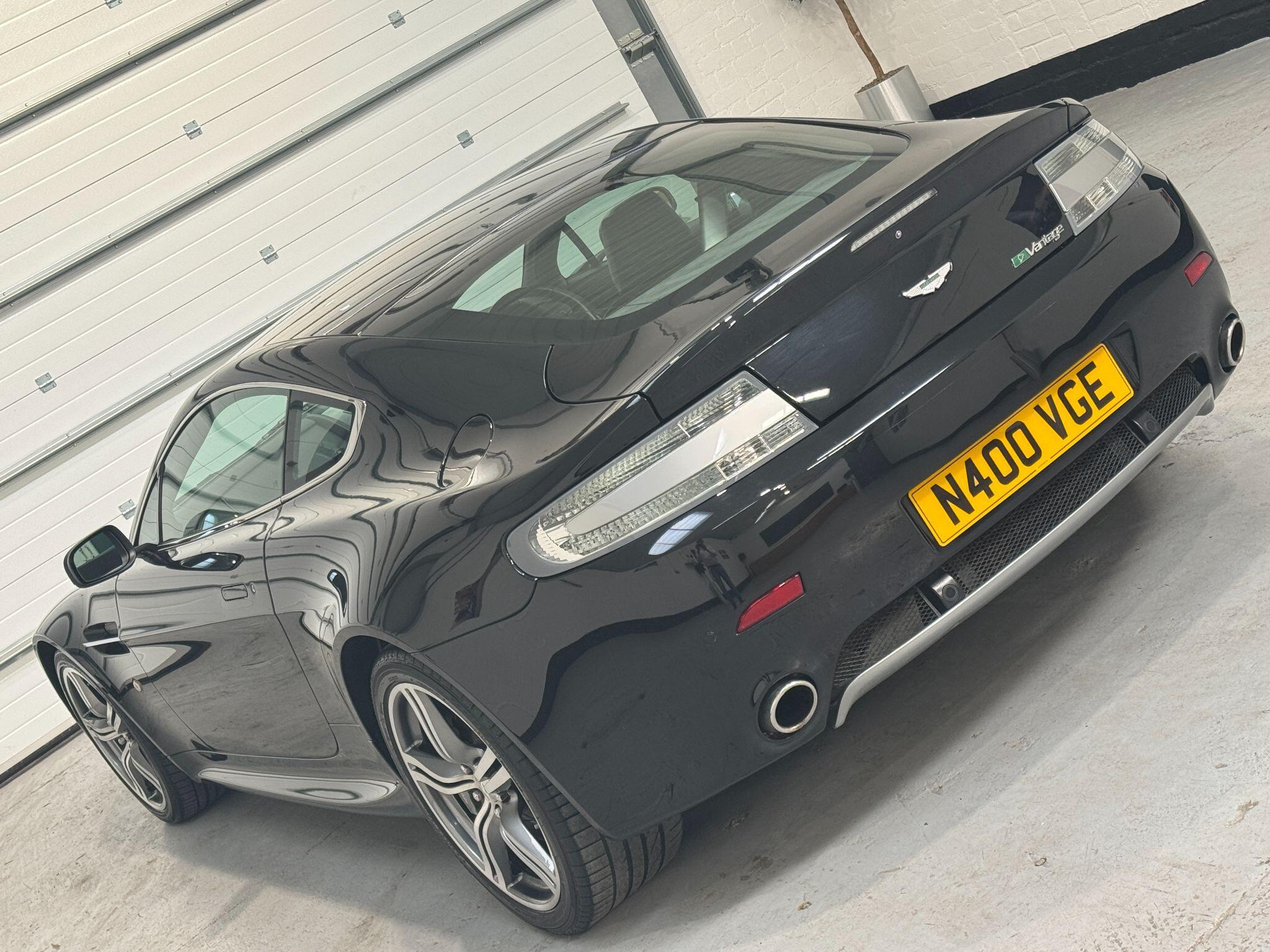 Aston Martin Vantage - Image 30