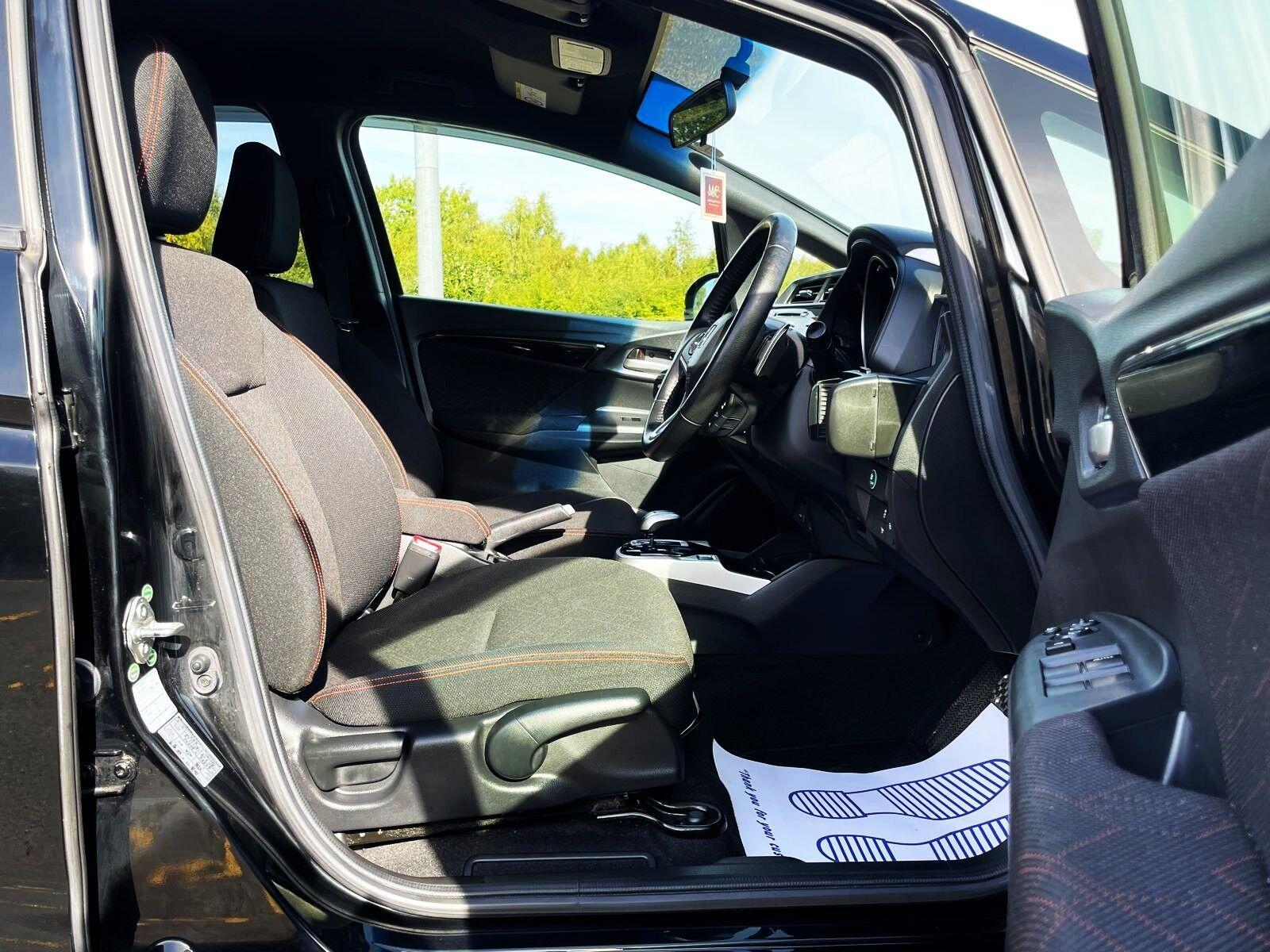 Honda FIT - Image 16