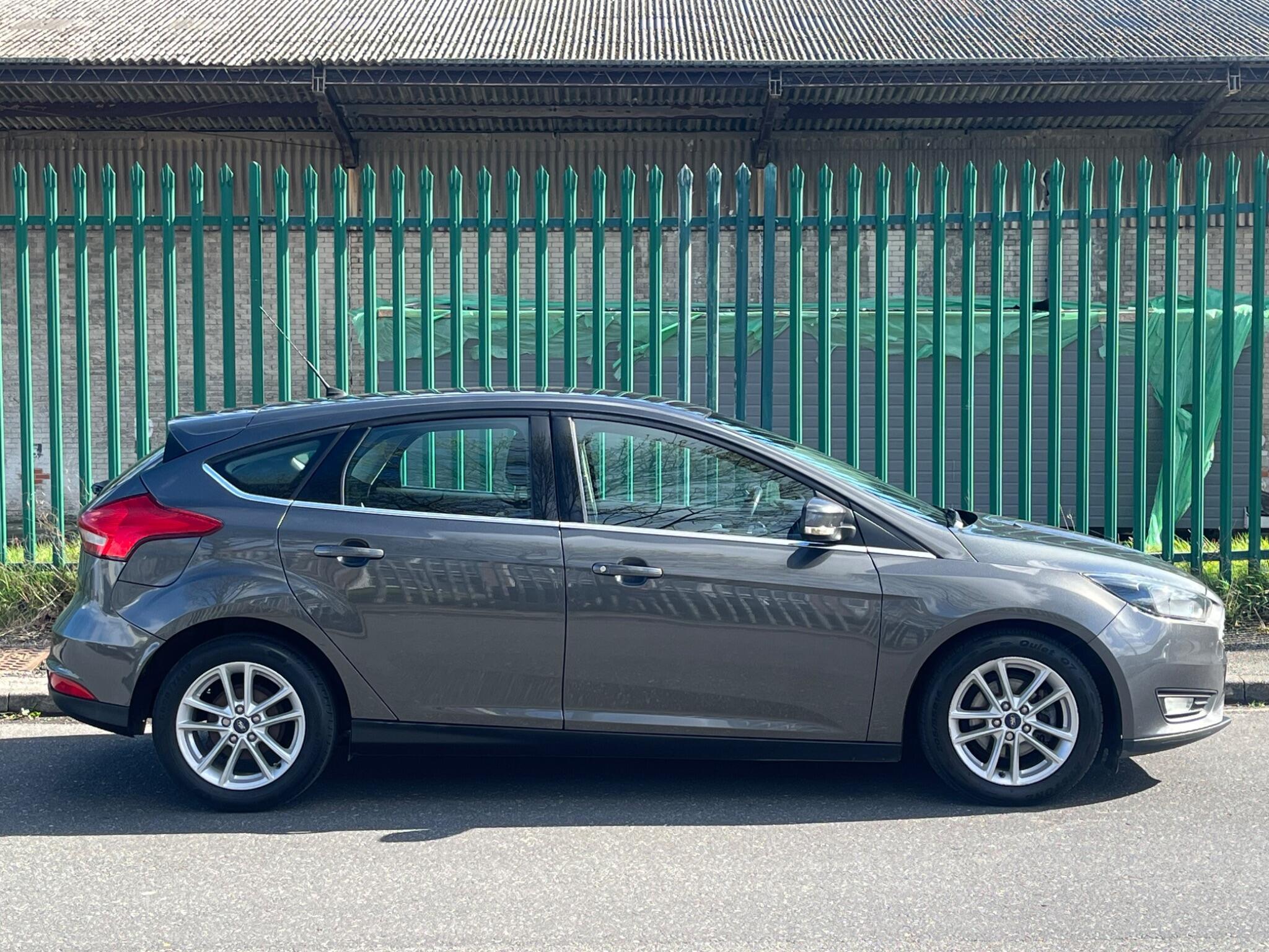 Ford Focus - Image 9