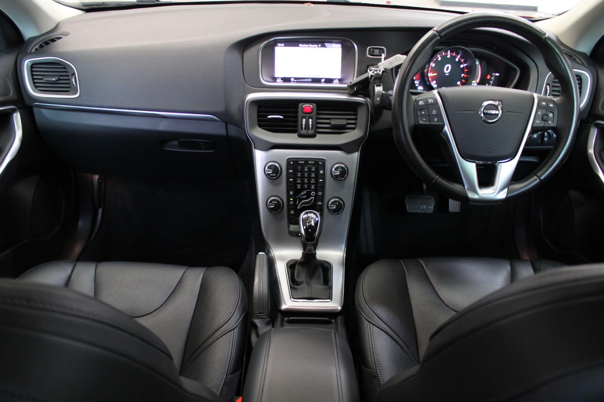 Volvo V40 - Image 38