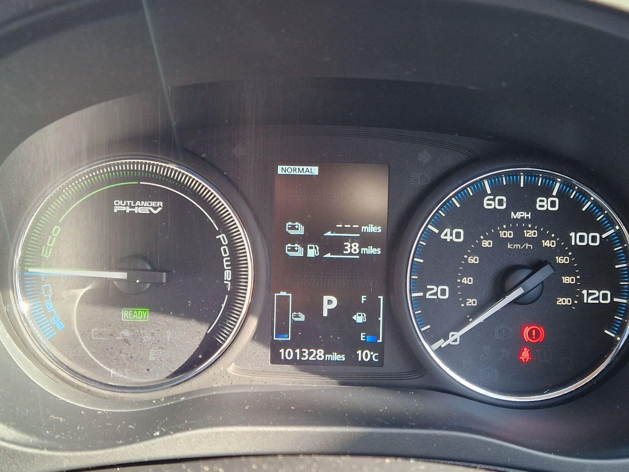 Mitsubishi Outlander - Image 12