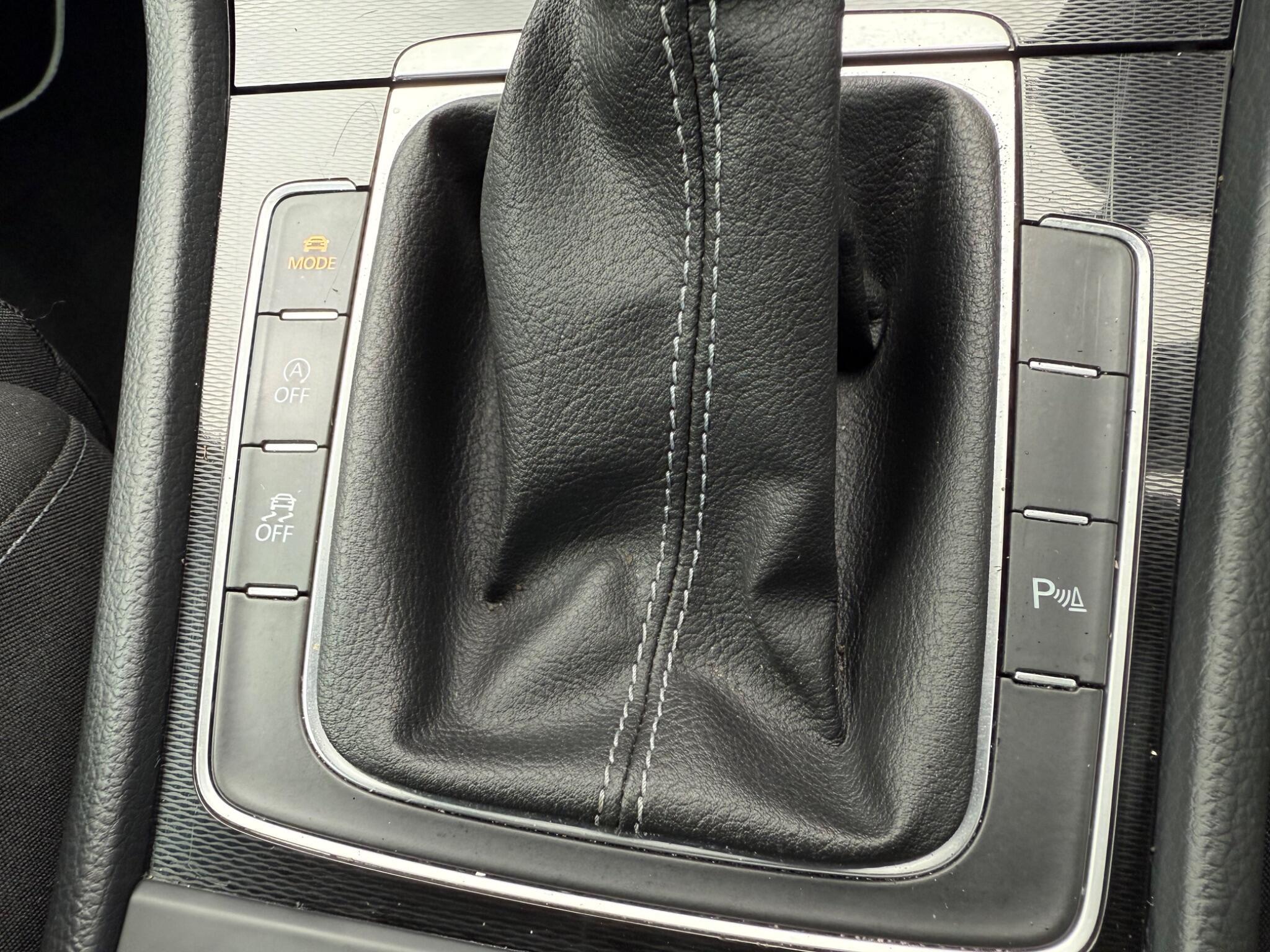 Volkswagen Golf - Image 17