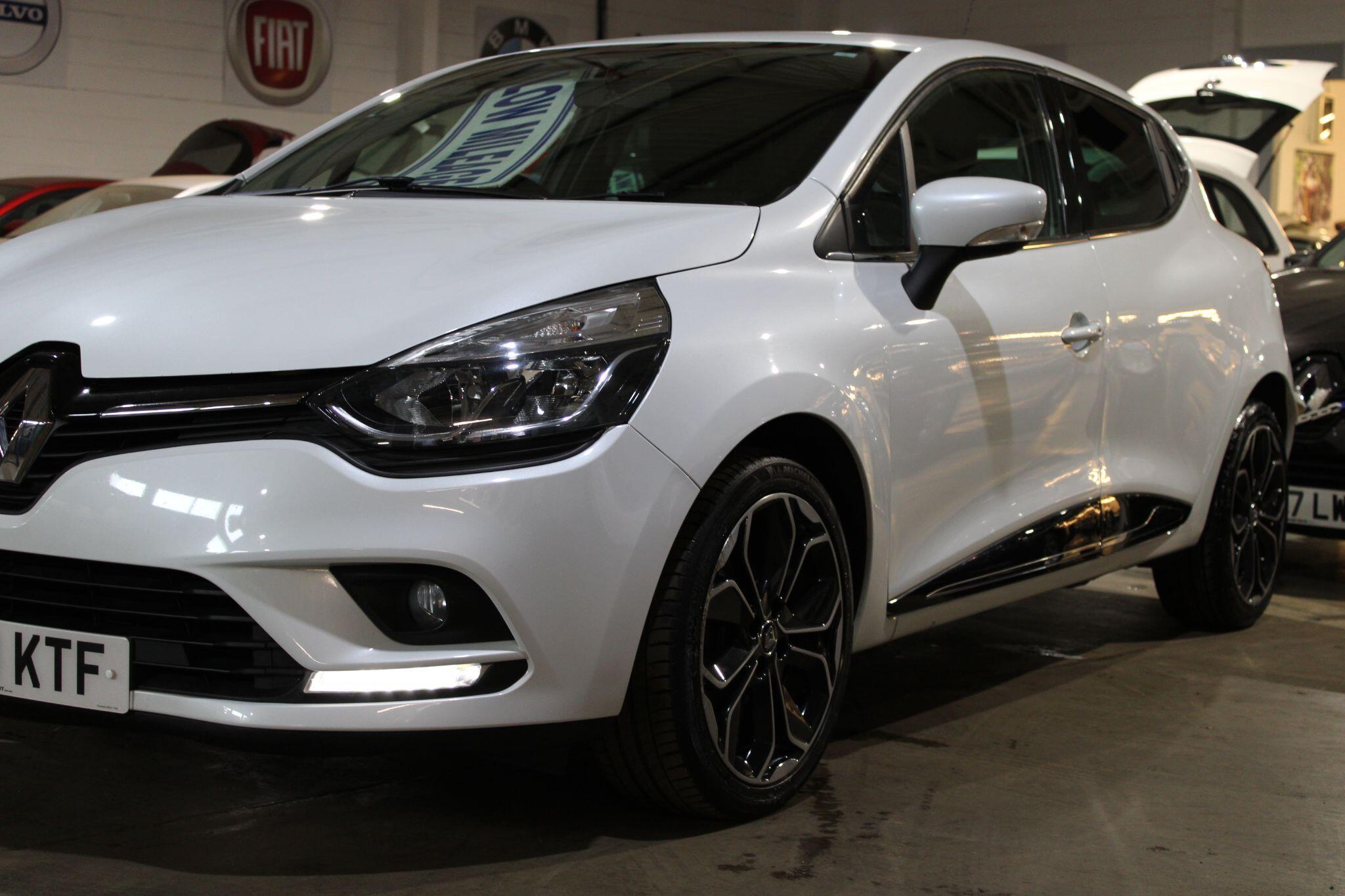 Renault Clio - Image 12