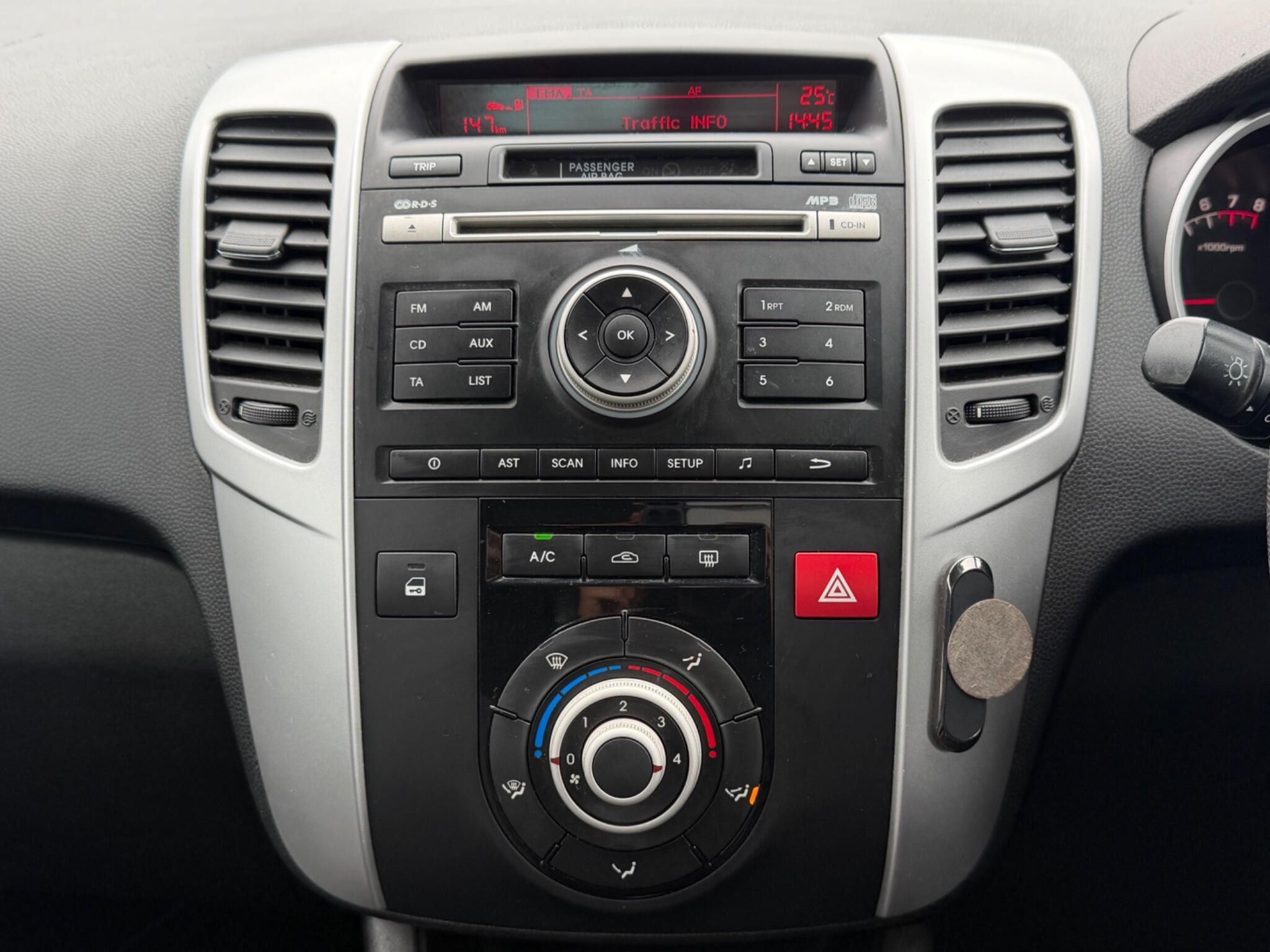 Kia Venga - Image 24