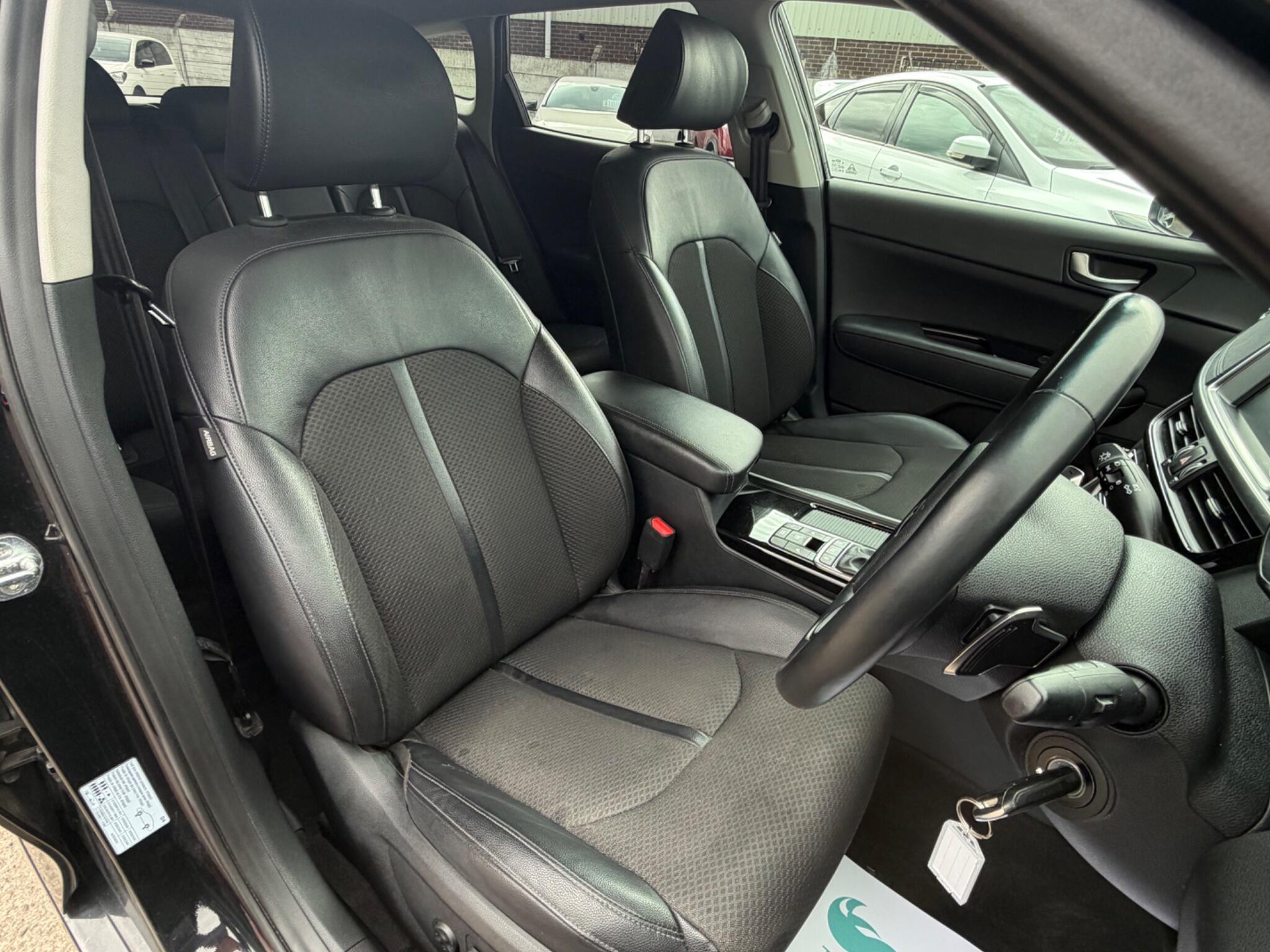 Kia Optima - Image 11