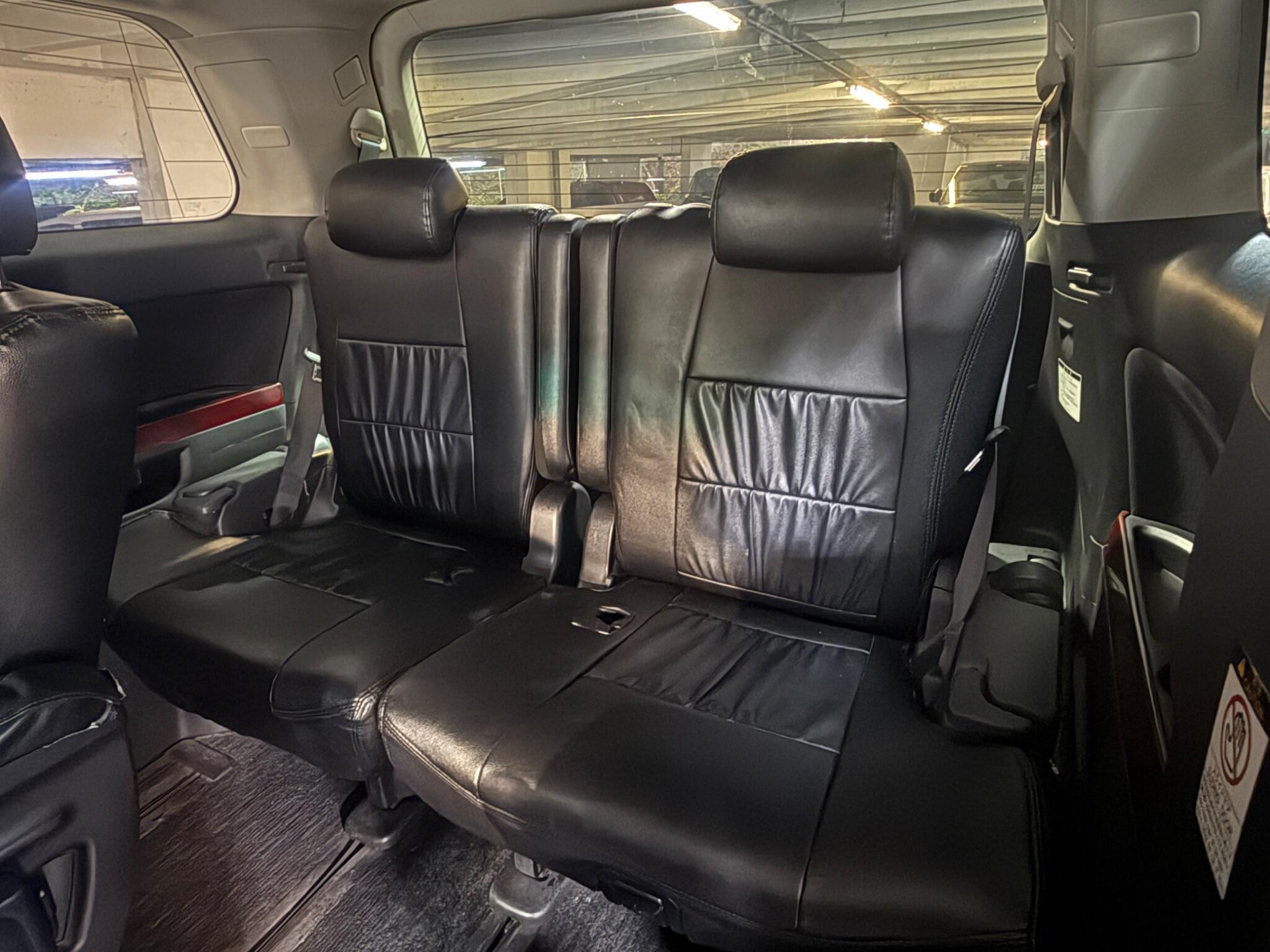 Toyota Alphard - Image 8