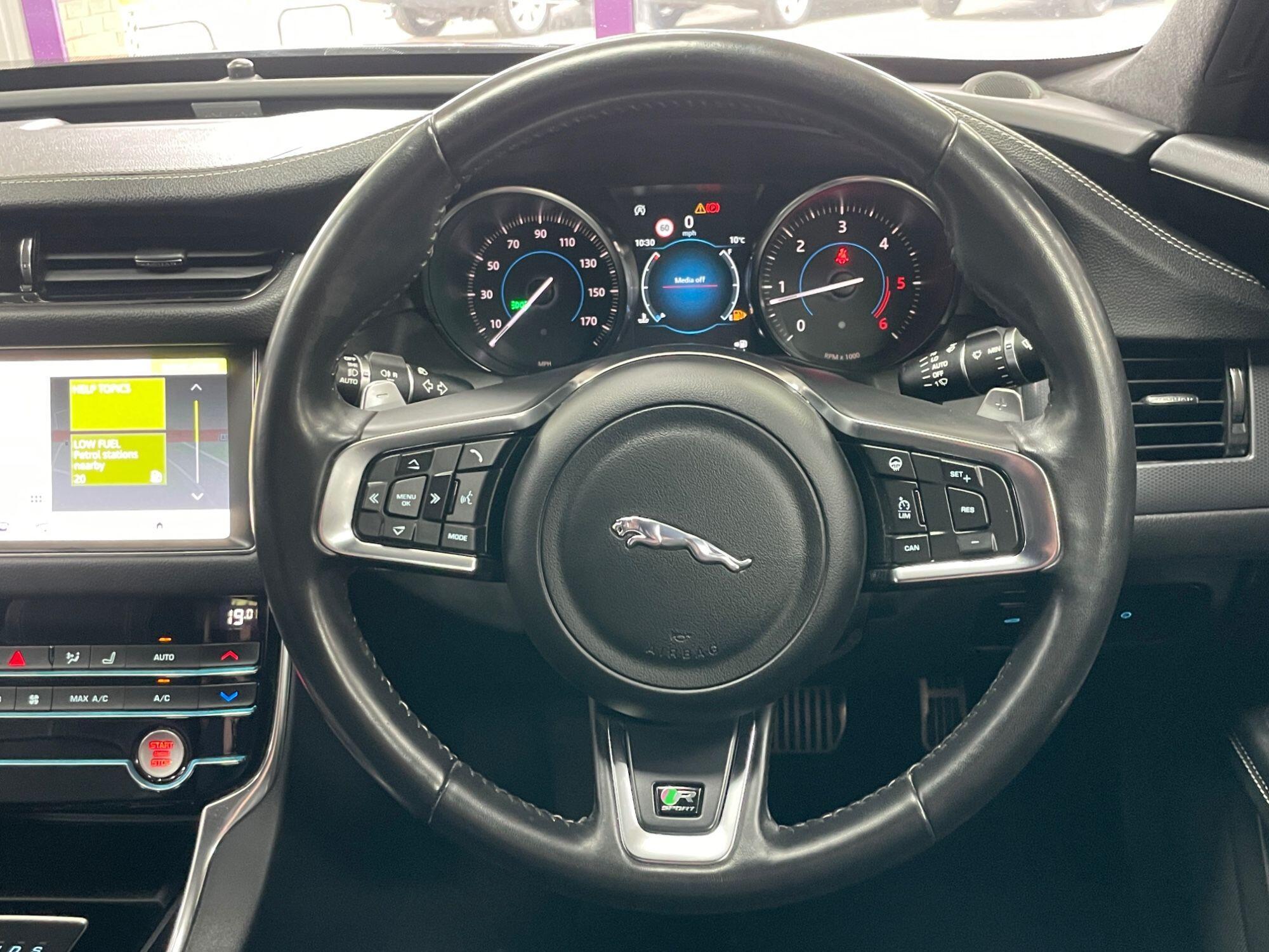 Jaguar XF - Image 33