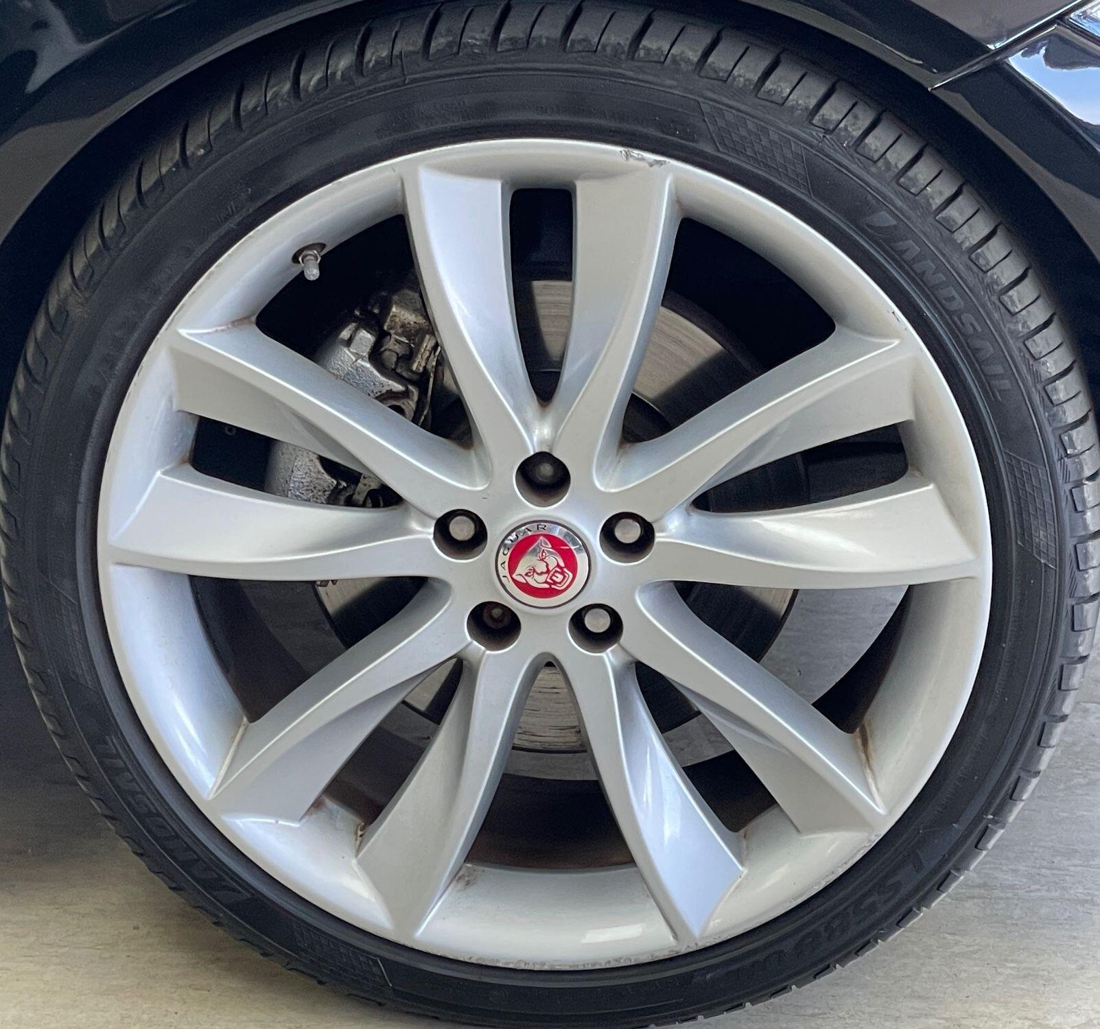 Jaguar XF - Image 15