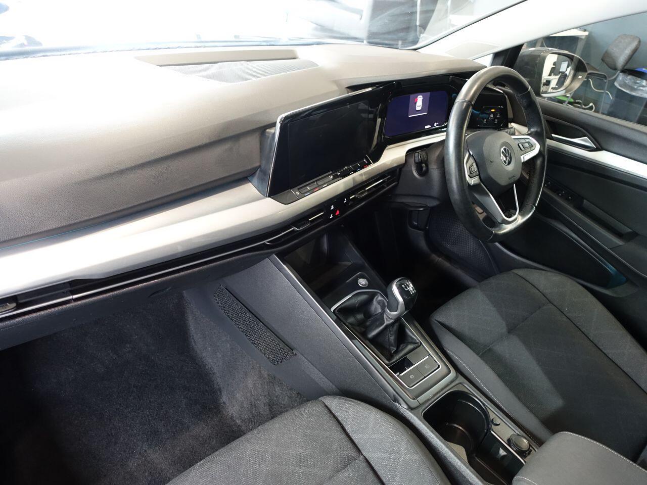 Volkswagen Golf - Image 11