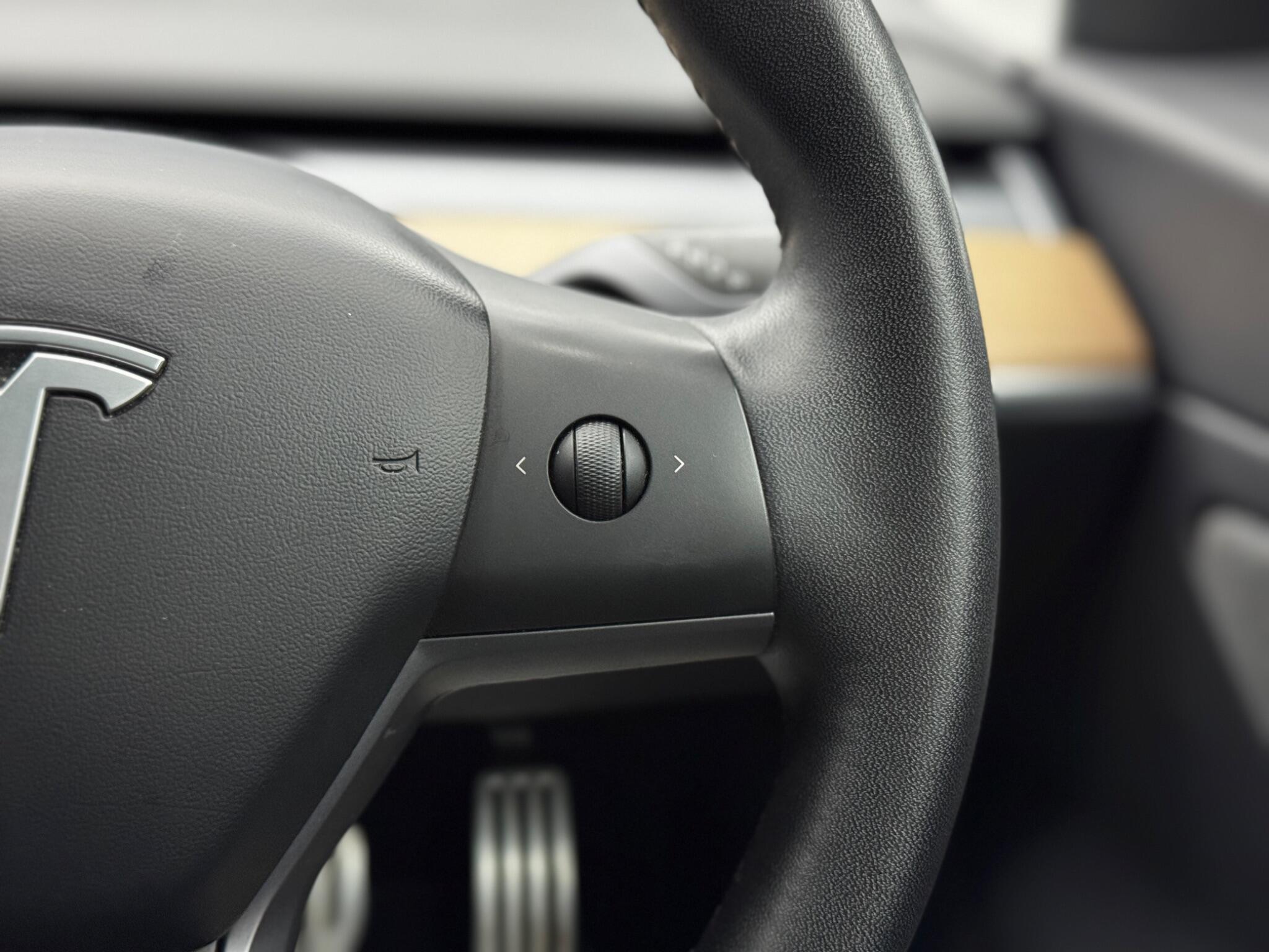 Tesla Model 3 - Image 21