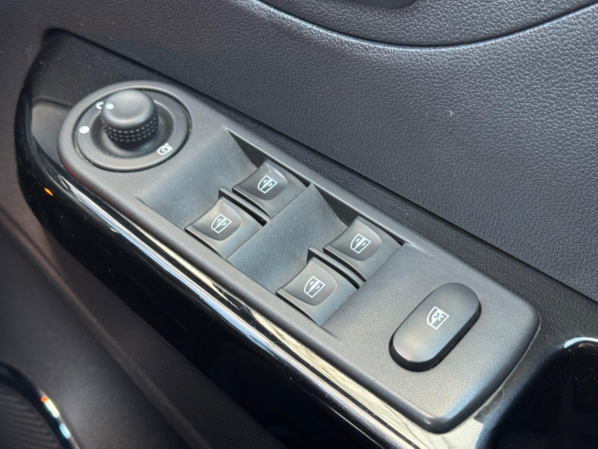 Renault Captur - Image 11