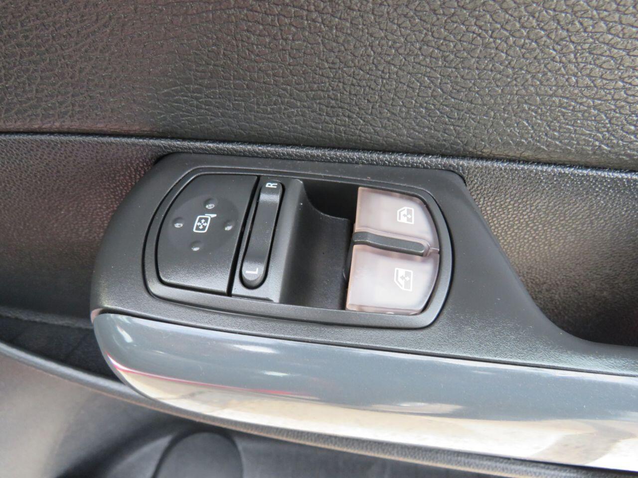 Vauxhall Corsa - Image 20