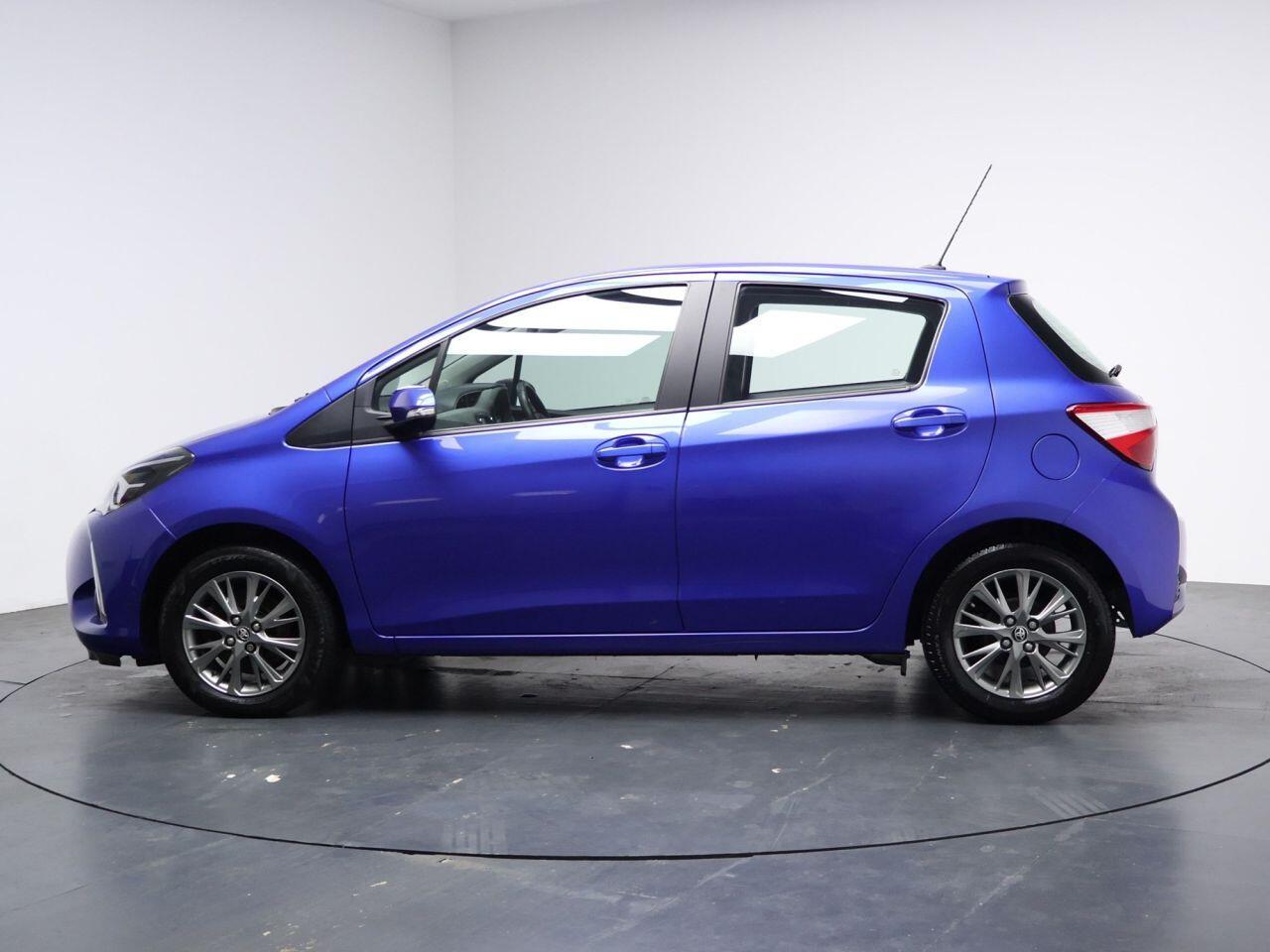 Toyota Yaris - Image 8