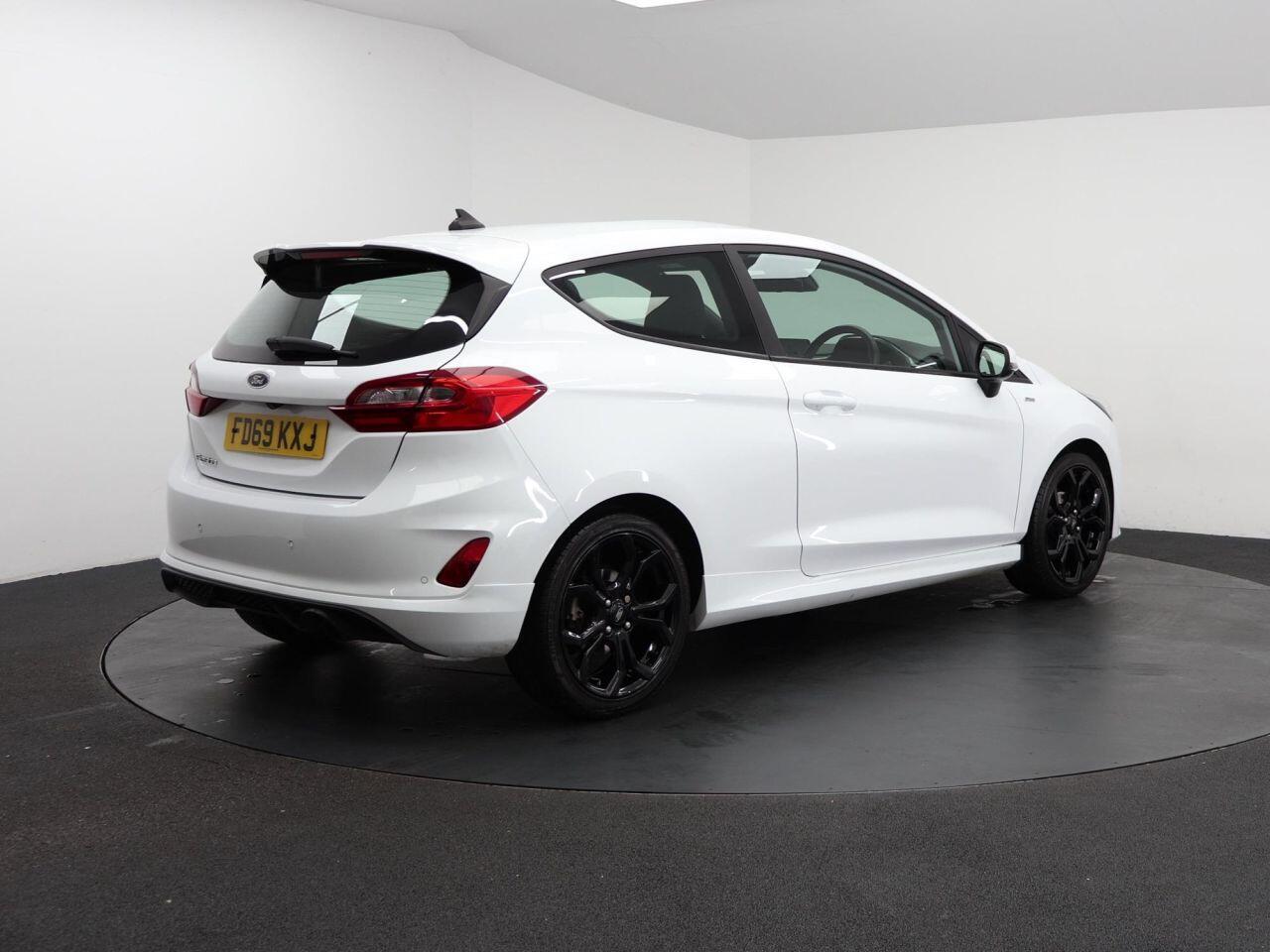 Ford Fiesta - Image 12