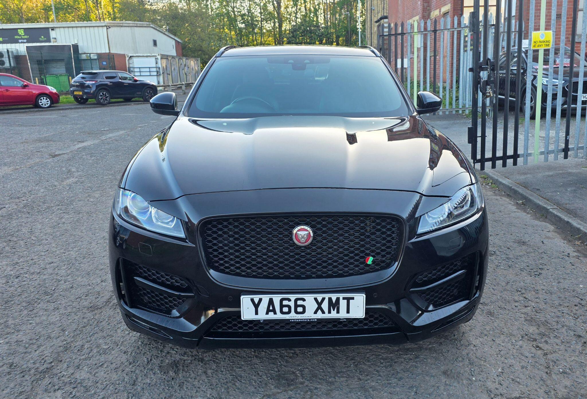 Jaguar F-Pace - Image 3