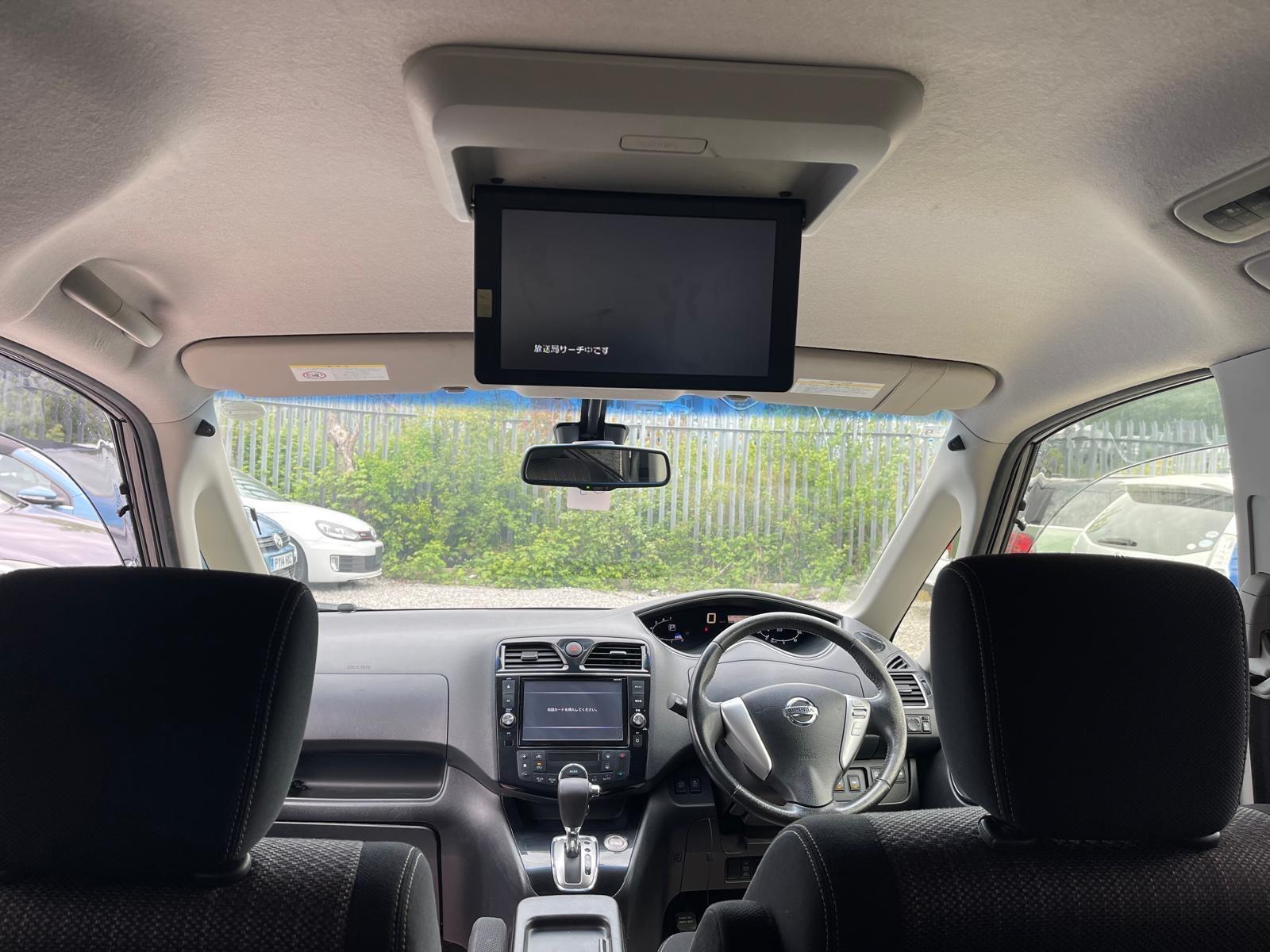 Nissan Serena - Image 18