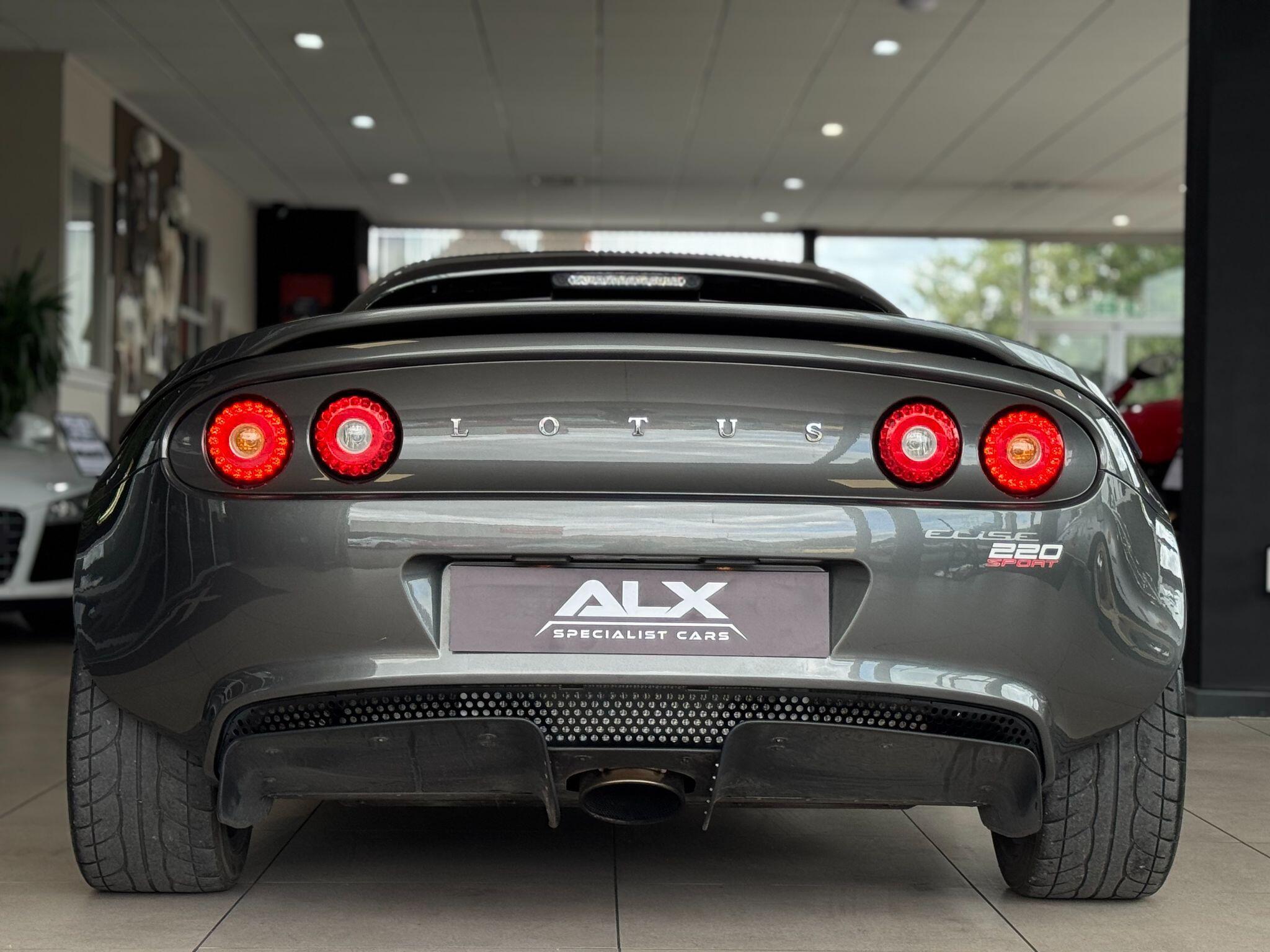 Lotus Elise - Image 11