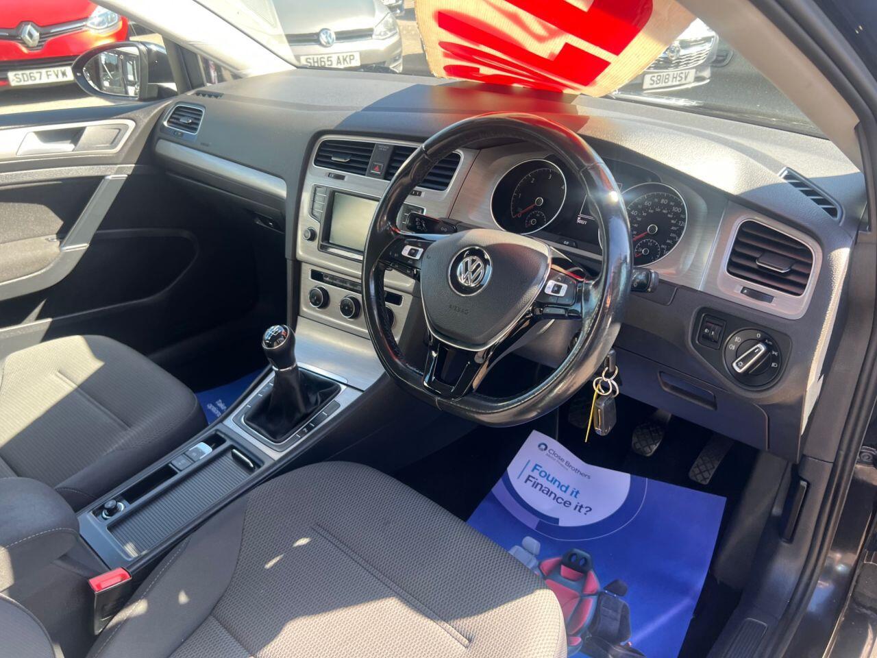 Volkswagen Golf - Image 15