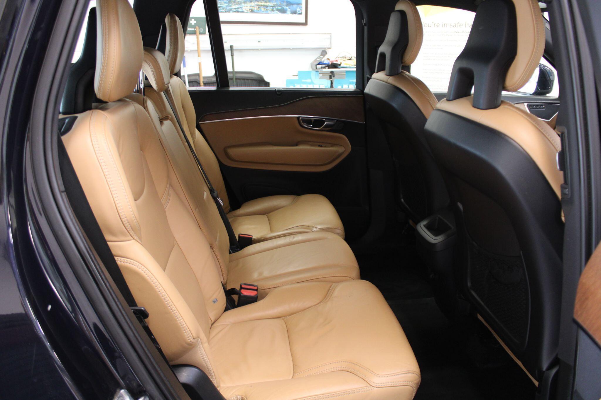 Volvo XC90 - Image 23