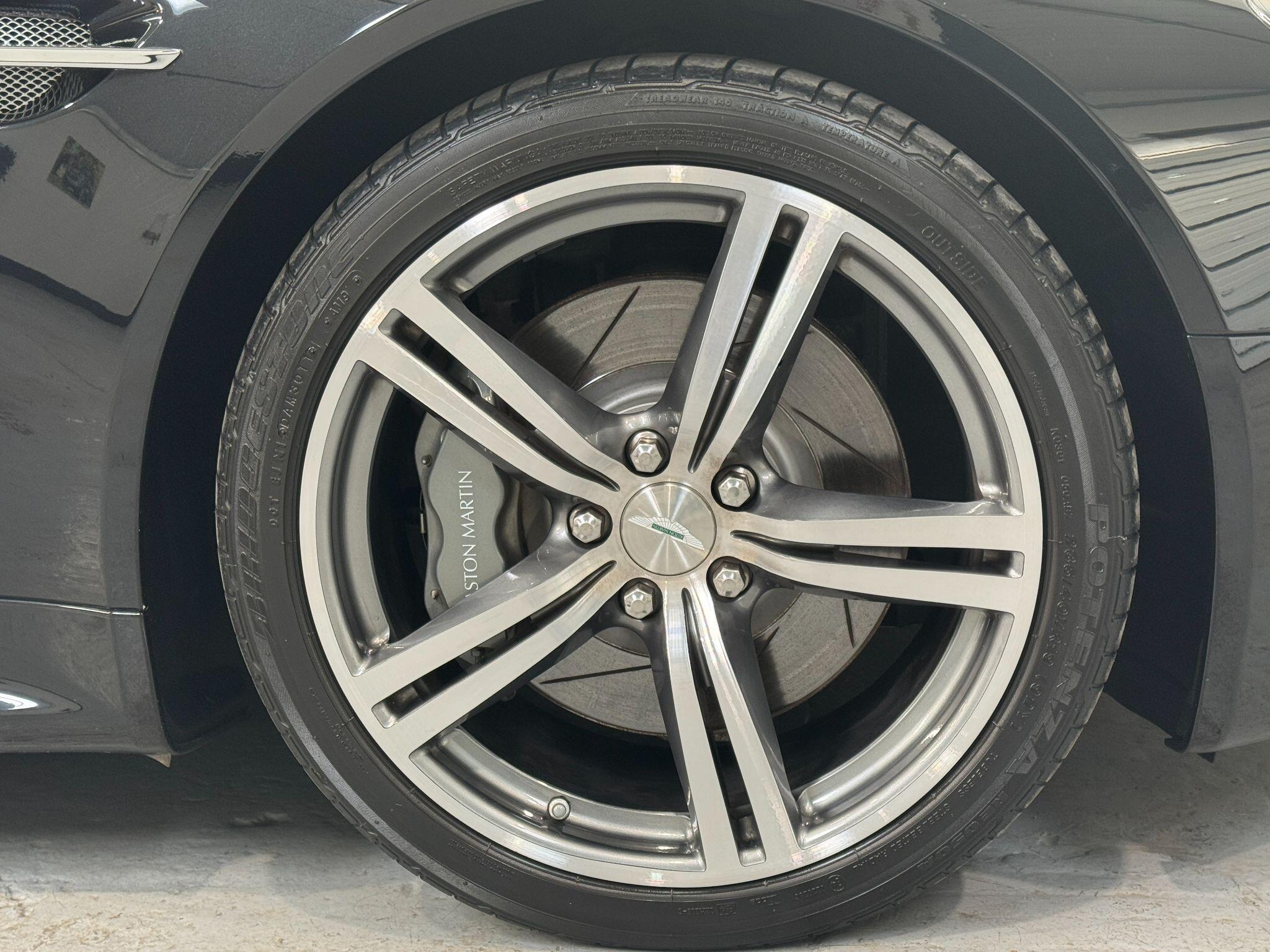 Aston Martin Vantage - Image 20